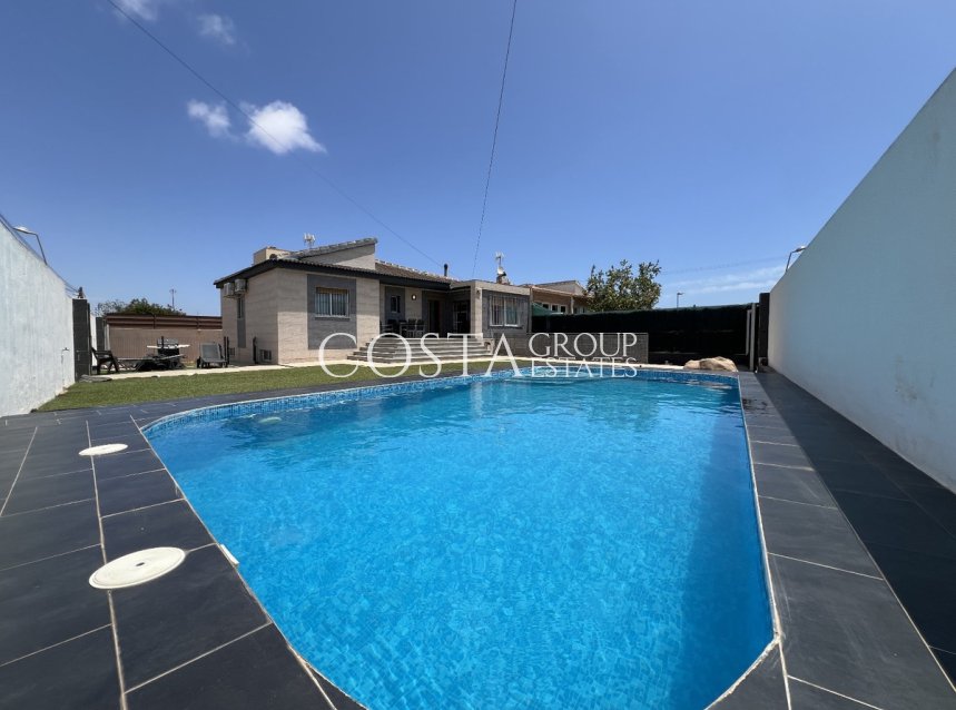 Resale - Villa -
Torrevieja - Torrevieja Centro