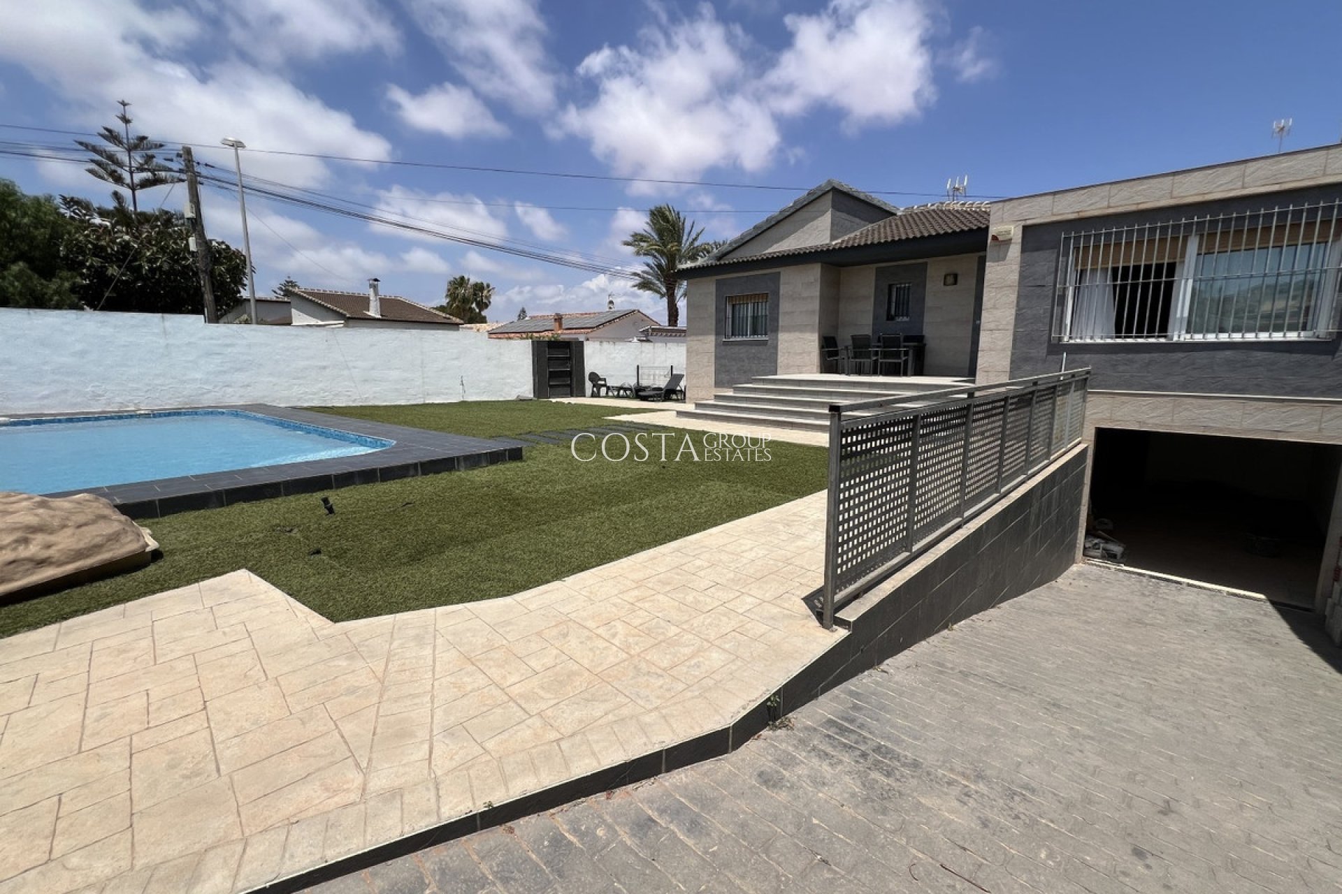 Resale - Villa -
Torrevieja - Torrevieja Centro