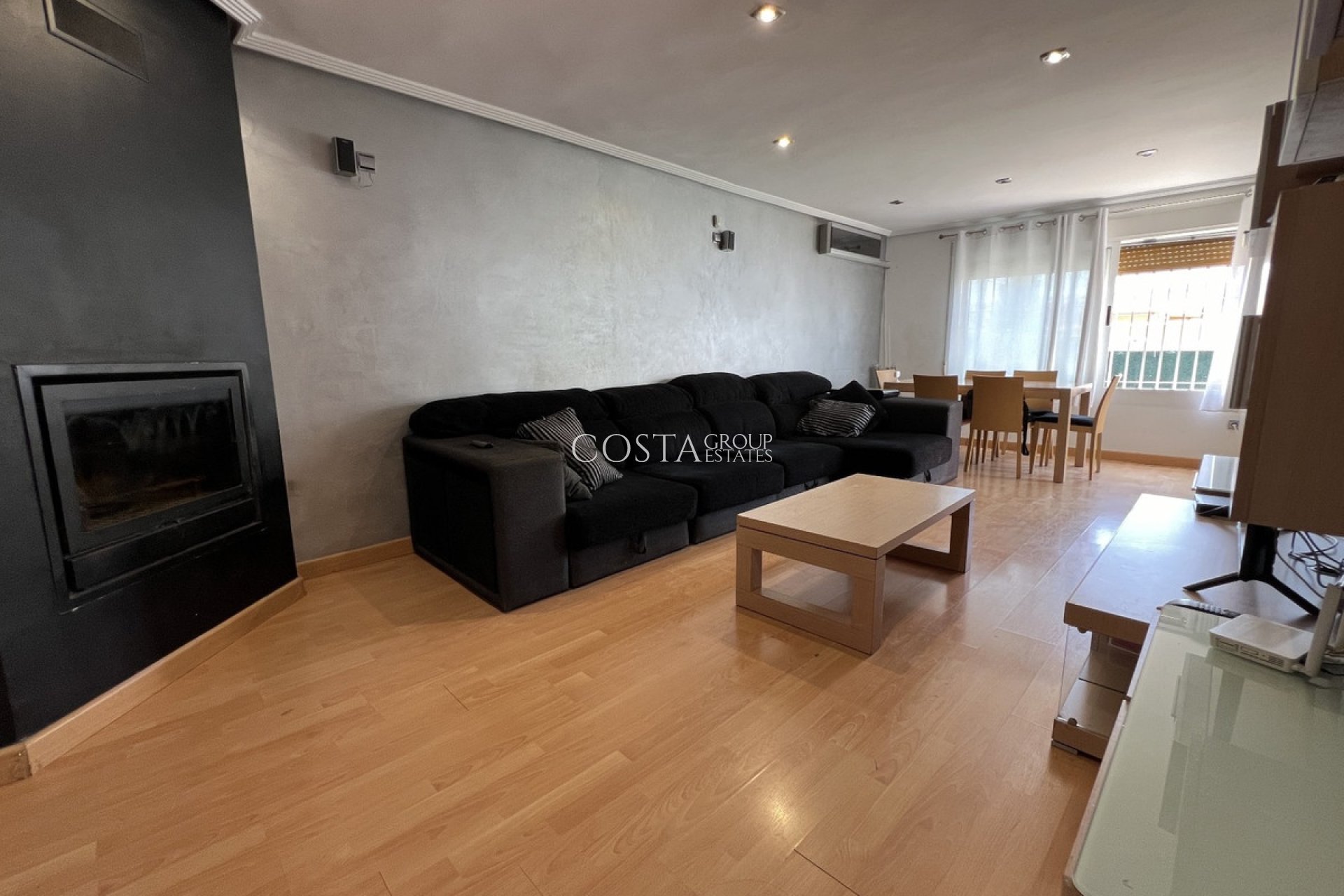 Resale - Villa -
Torrevieja - Torrevieja Centro