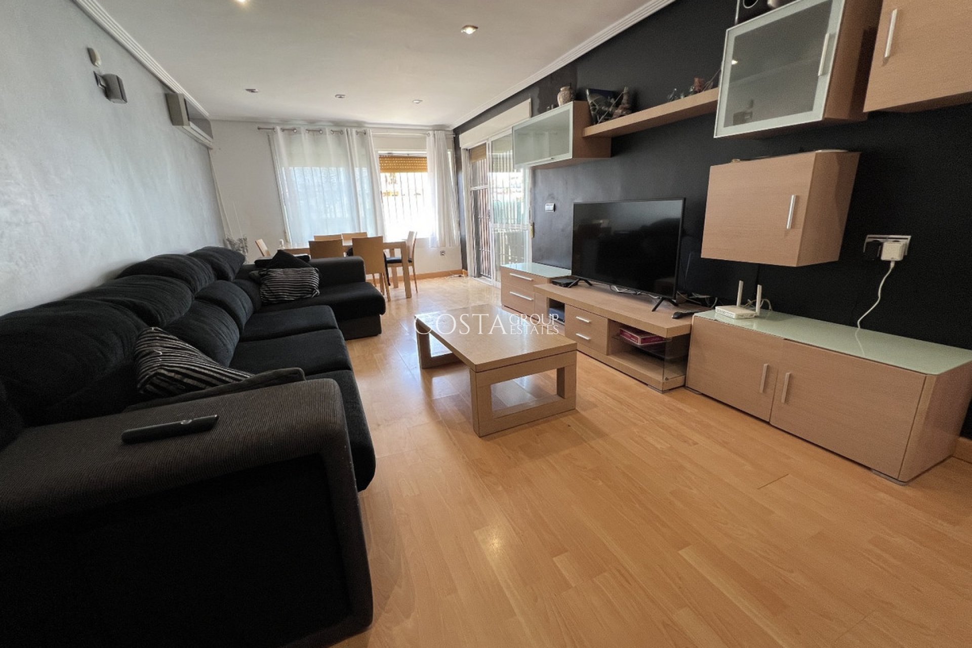 Resale - Villa -
Torrevieja - Torrevieja Centro