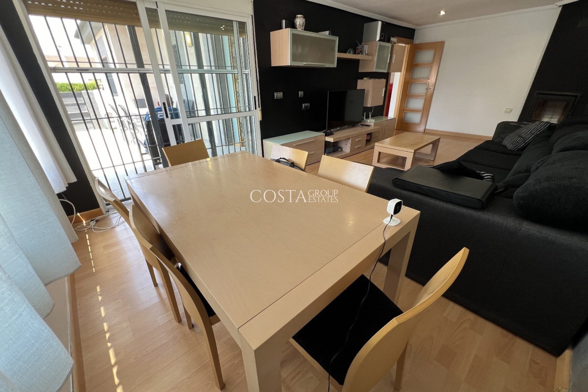Resale - Villa -
Torrevieja - Torrevieja Centro