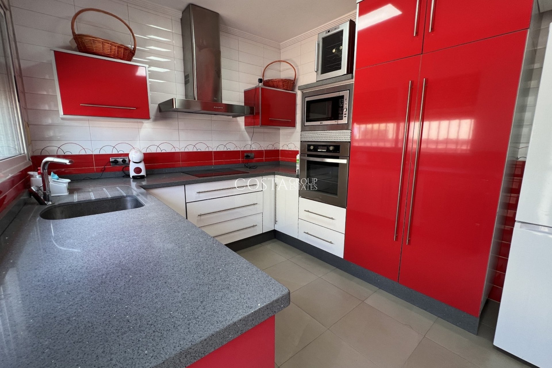 Resale - Villa -
Torrevieja - Torrevieja Centro