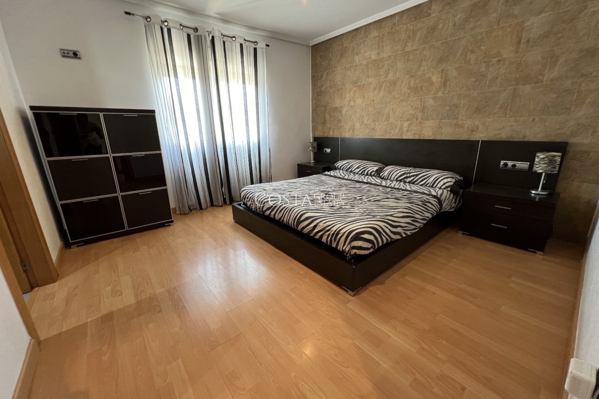 Resale - Villa -
Torrevieja - Torrevieja Centro