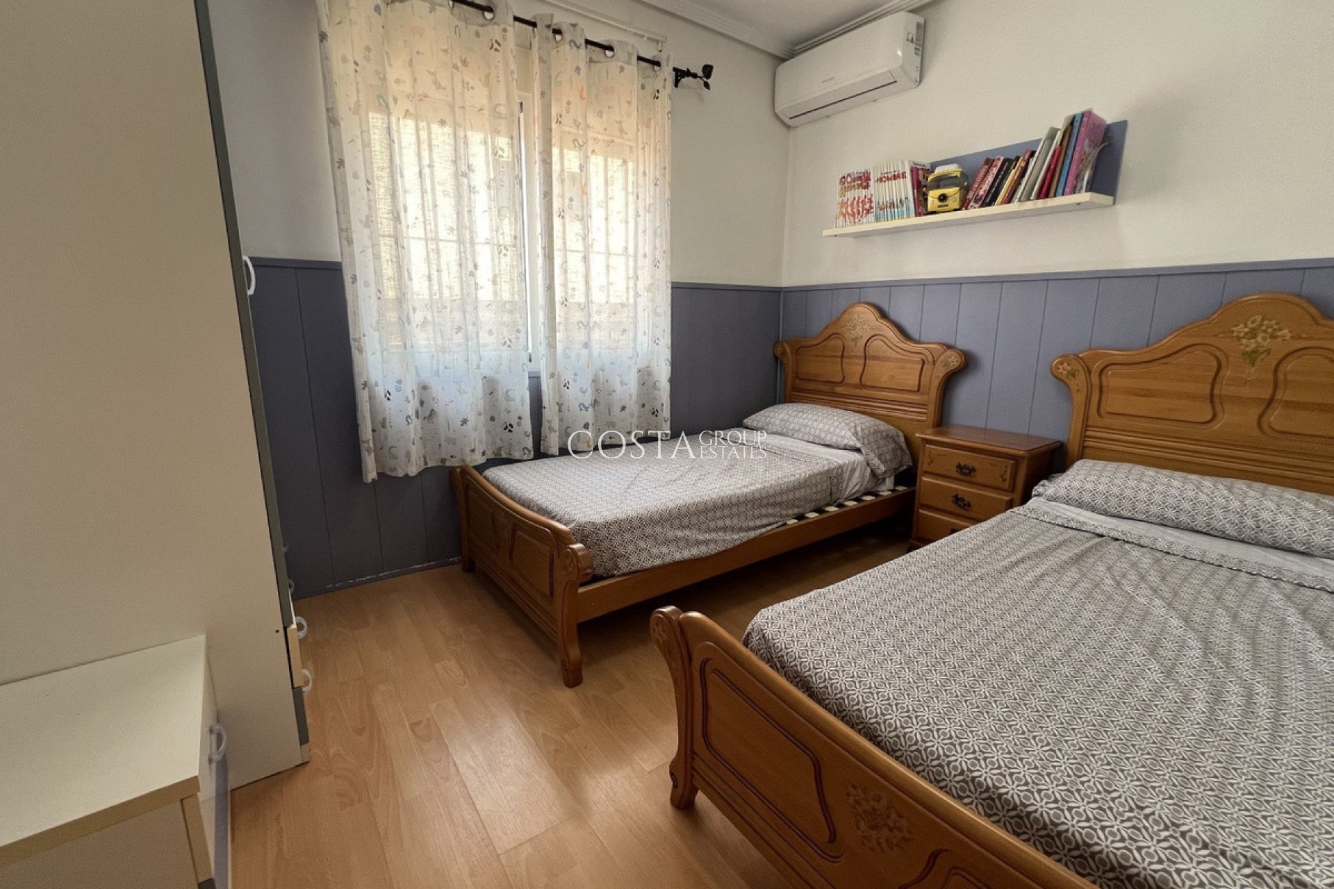 Resale - Villa -
Torrevieja - Torrevieja Centro