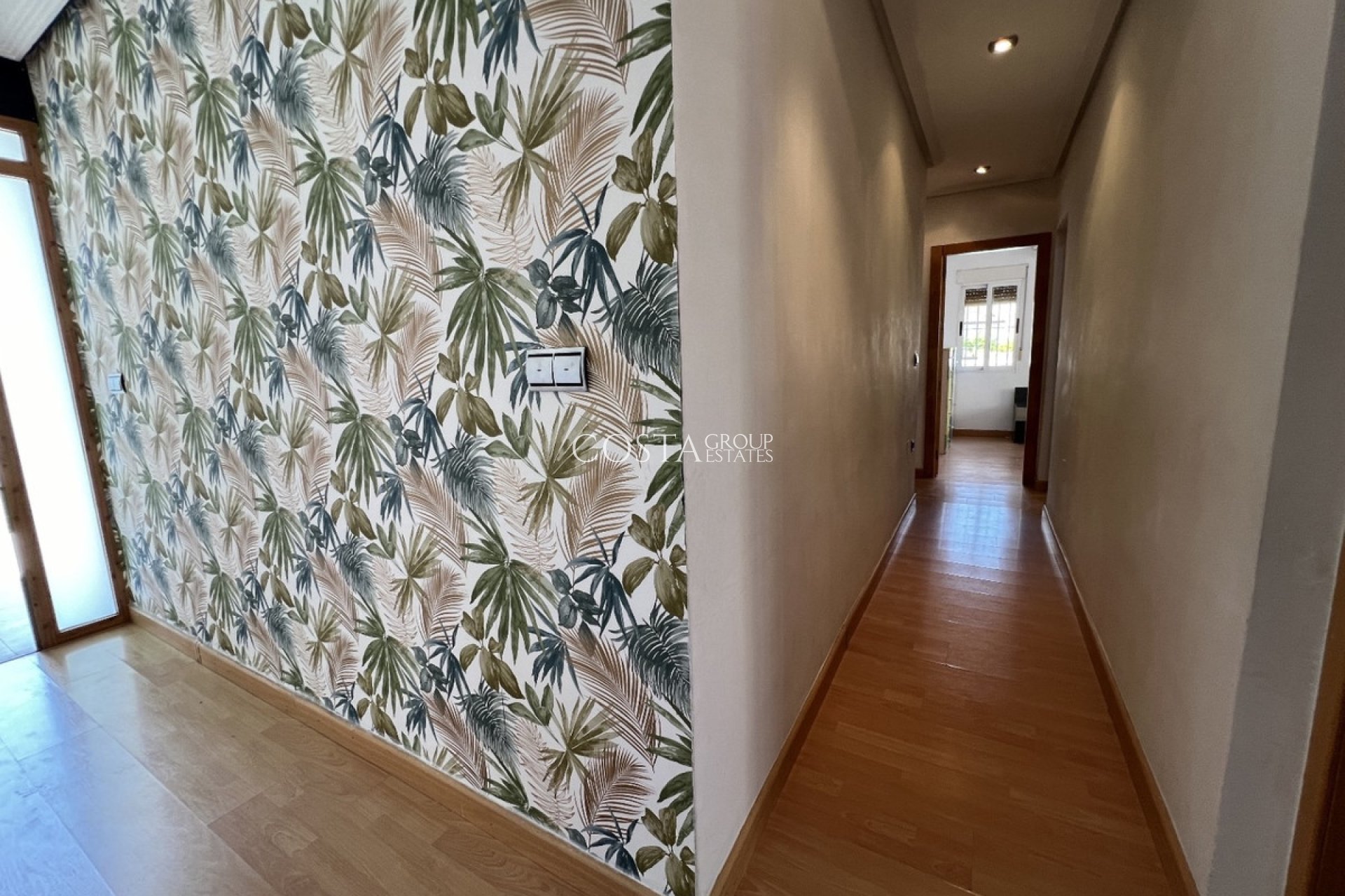 Resale - Villa -
Torrevieja - Torrevieja Centro