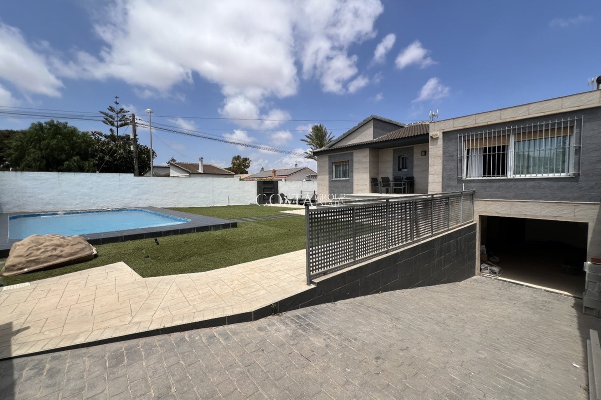 Resale - Villa -
Torrevieja - Torrevieja Centro