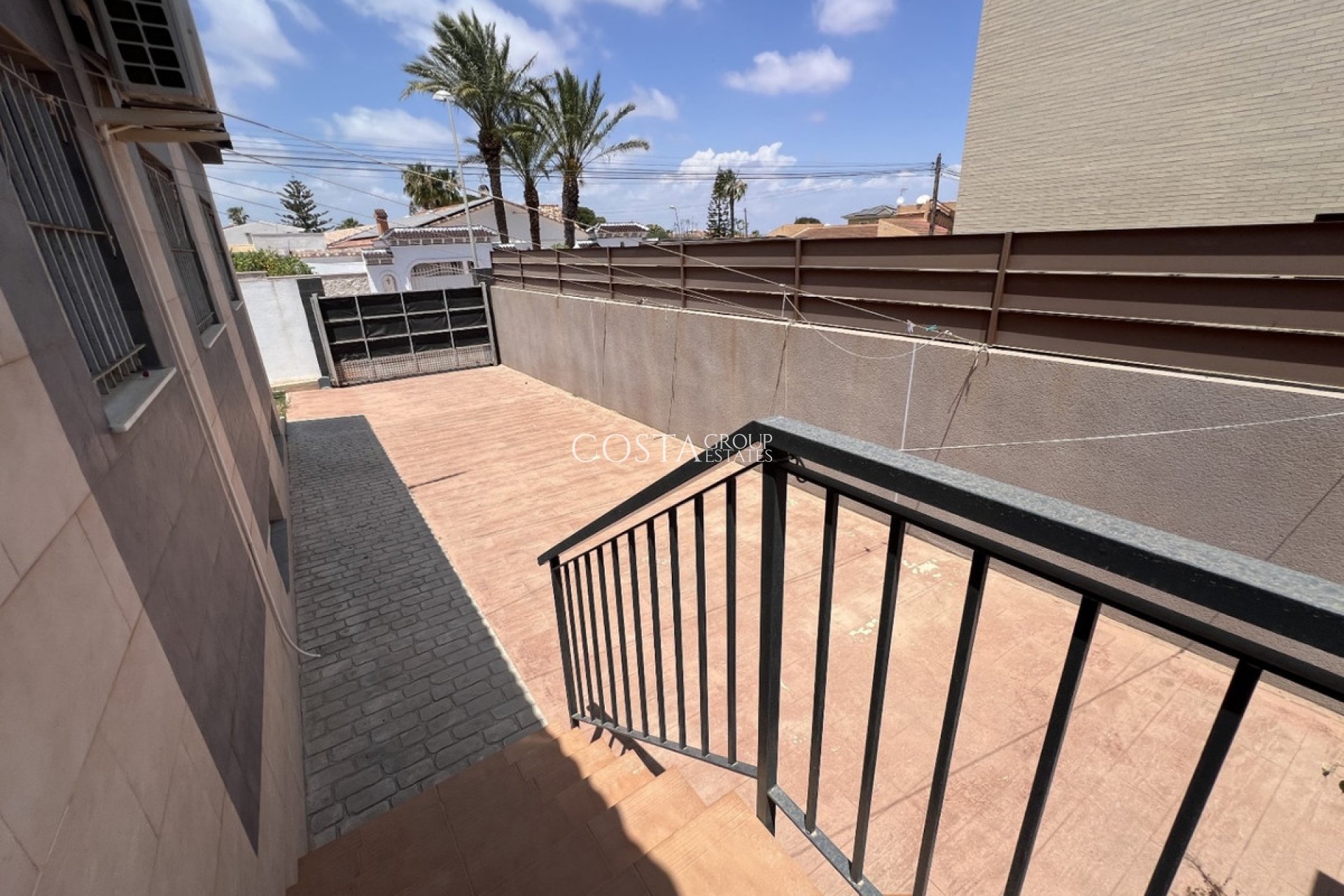 Resale - Villa -
Torrevieja - Torrevieja Centro