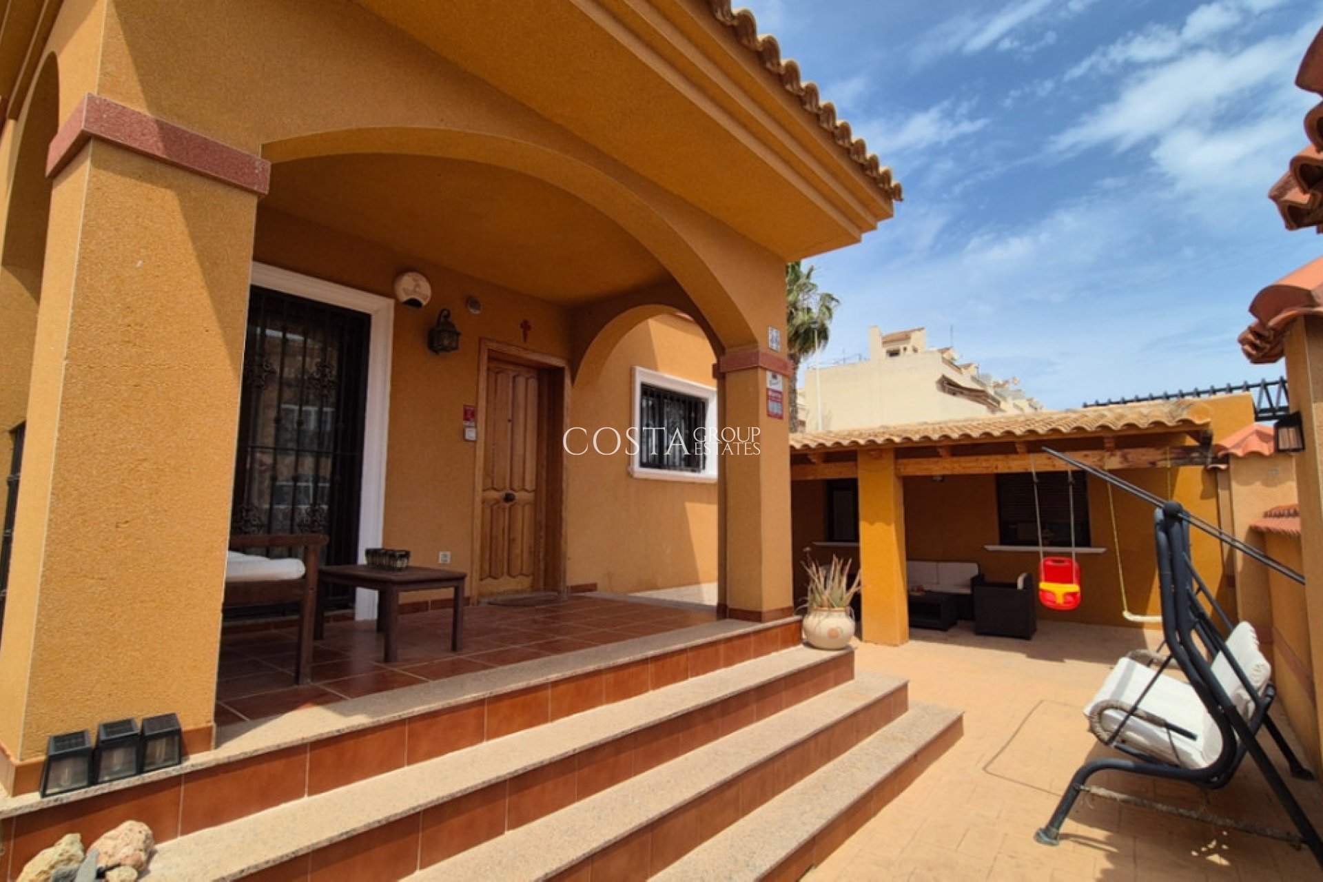 Resale - Villa -
Torrevieja - Torrevieja Centro
