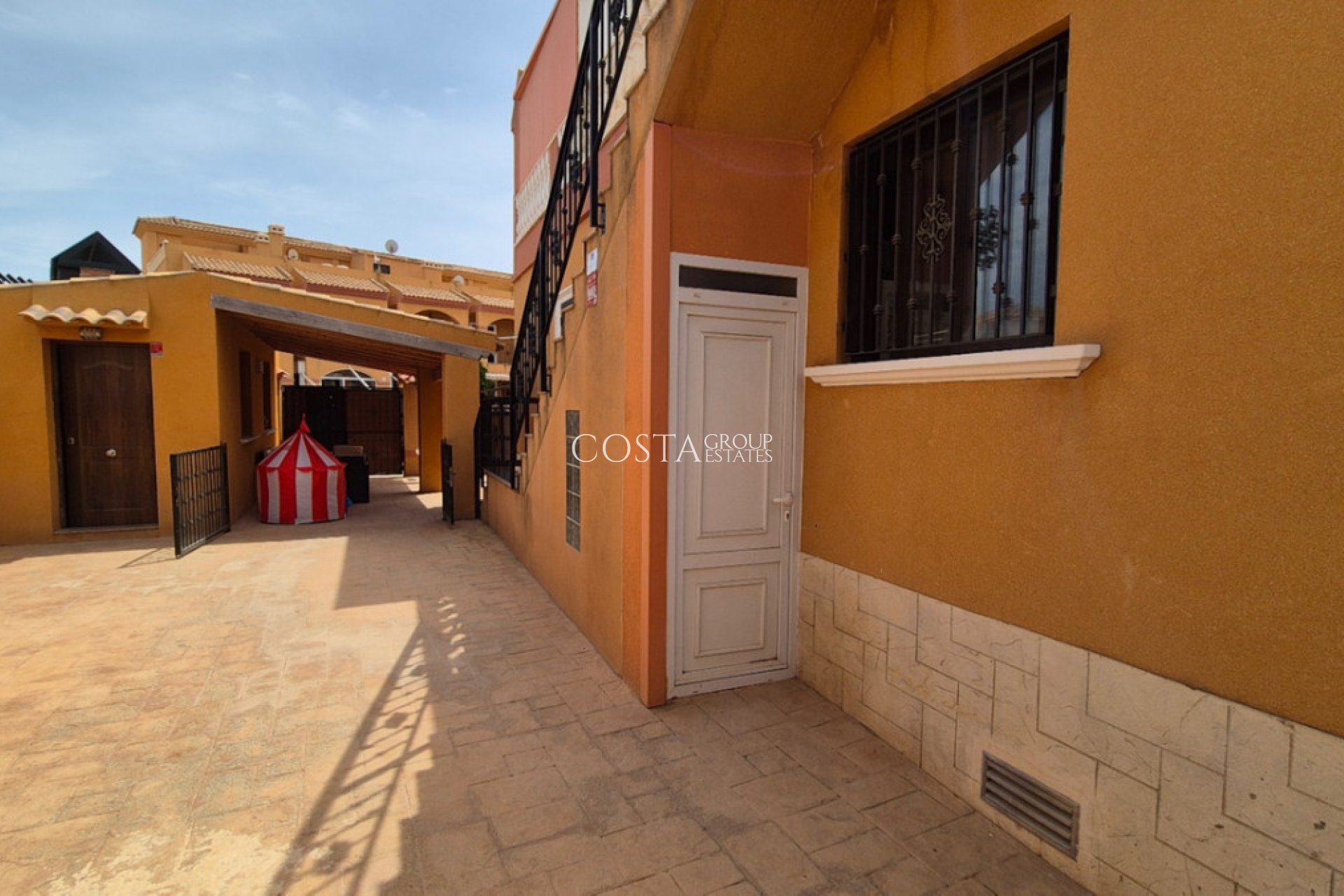 Resale - Villa -
Torrevieja - Torrevieja Centro