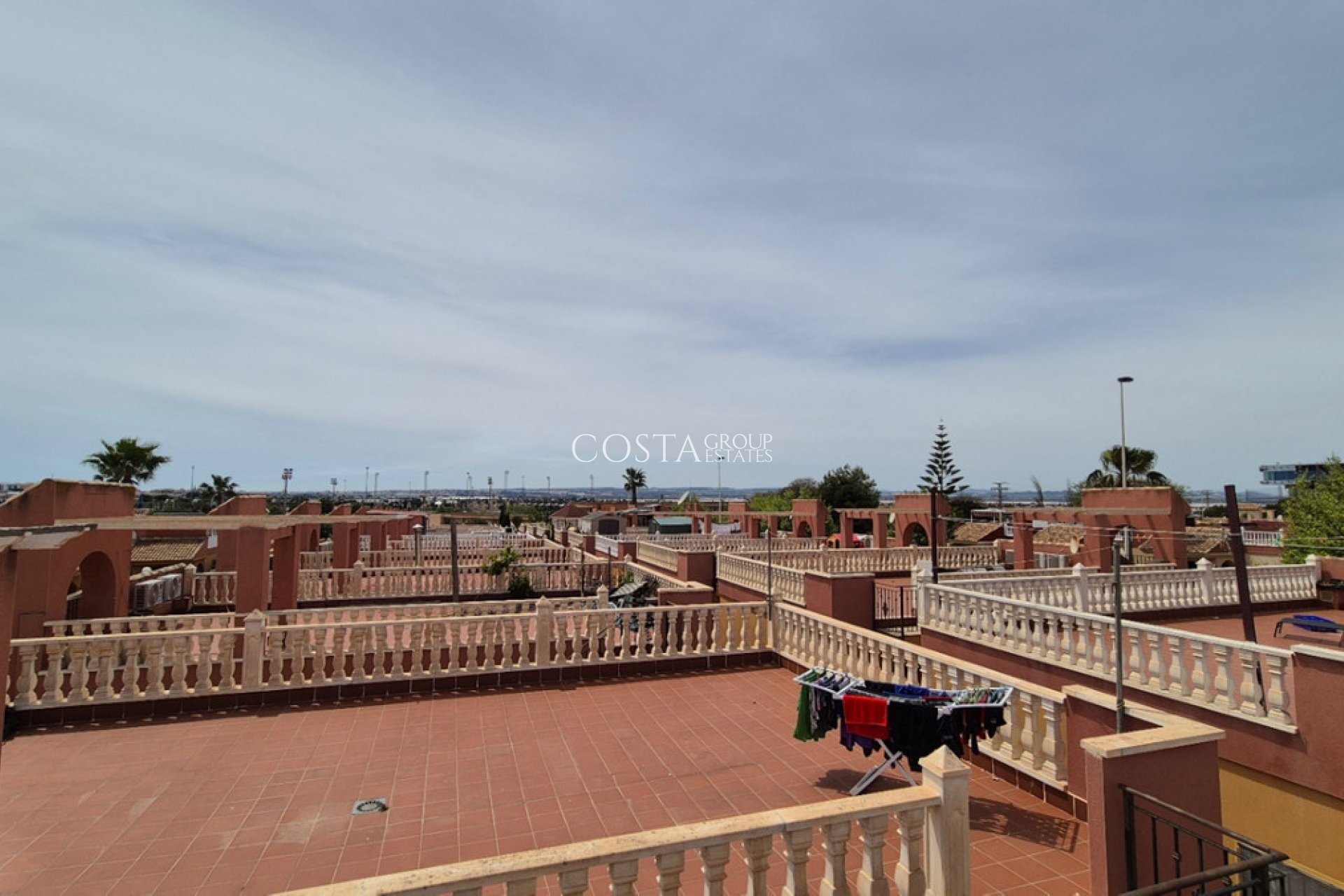 Resale - Villa -
Torrevieja - Torrevieja Centro