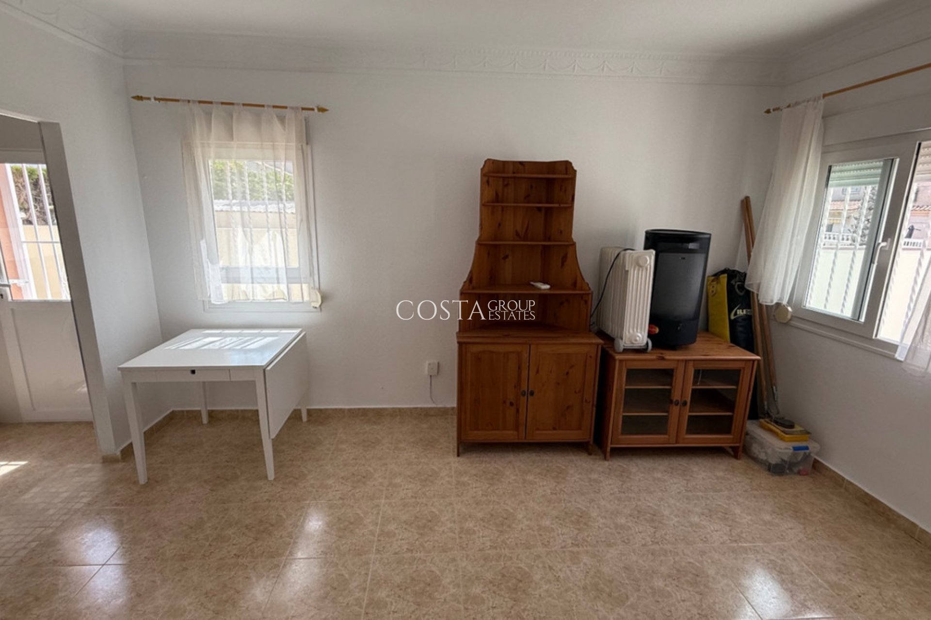Resale - Villa -
Torrevieja - Torrevieja Centro
