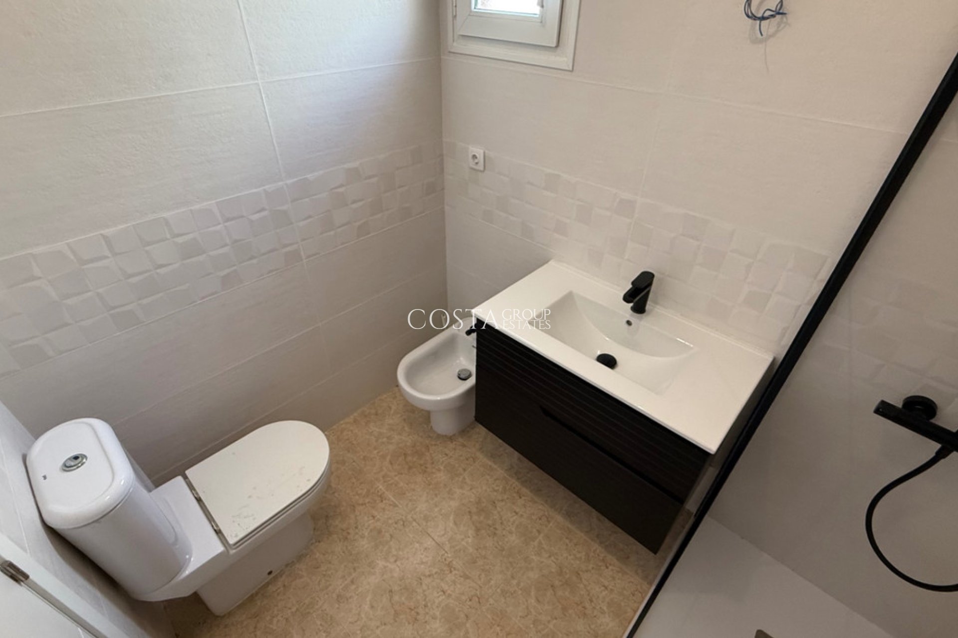 Resale - Villa -
Torrevieja - Torrevieja Centro
