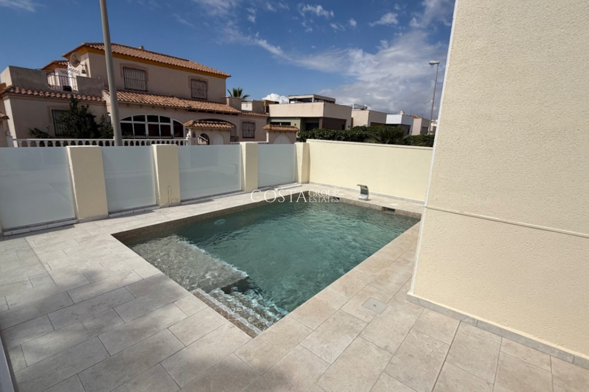 Resale - Villa -
Torrevieja - Torrevieja Centro