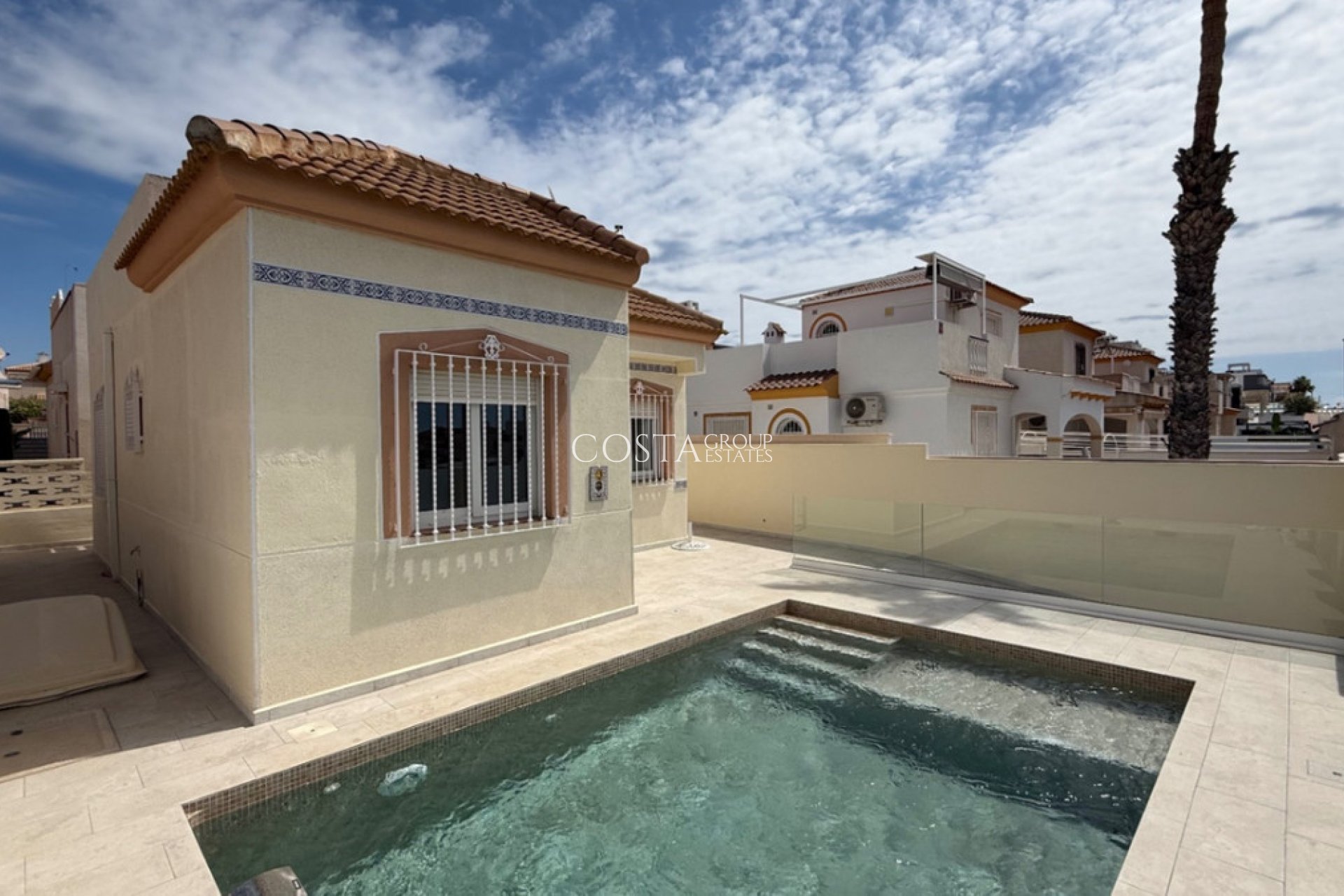 Resale - Villa -
Torrevieja - Torrevieja Centro