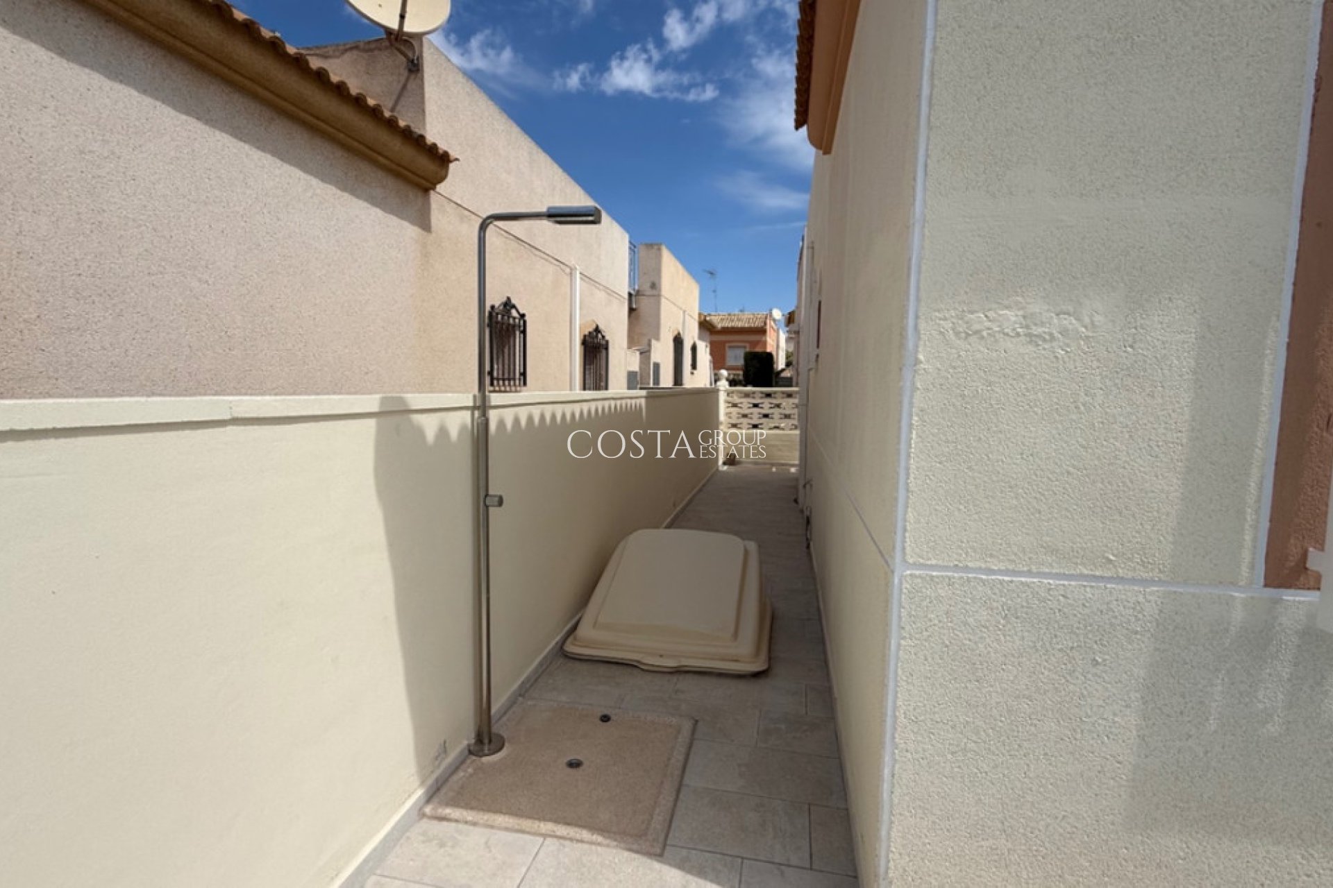 Resale - Villa -
Torrevieja - Torrevieja Centro