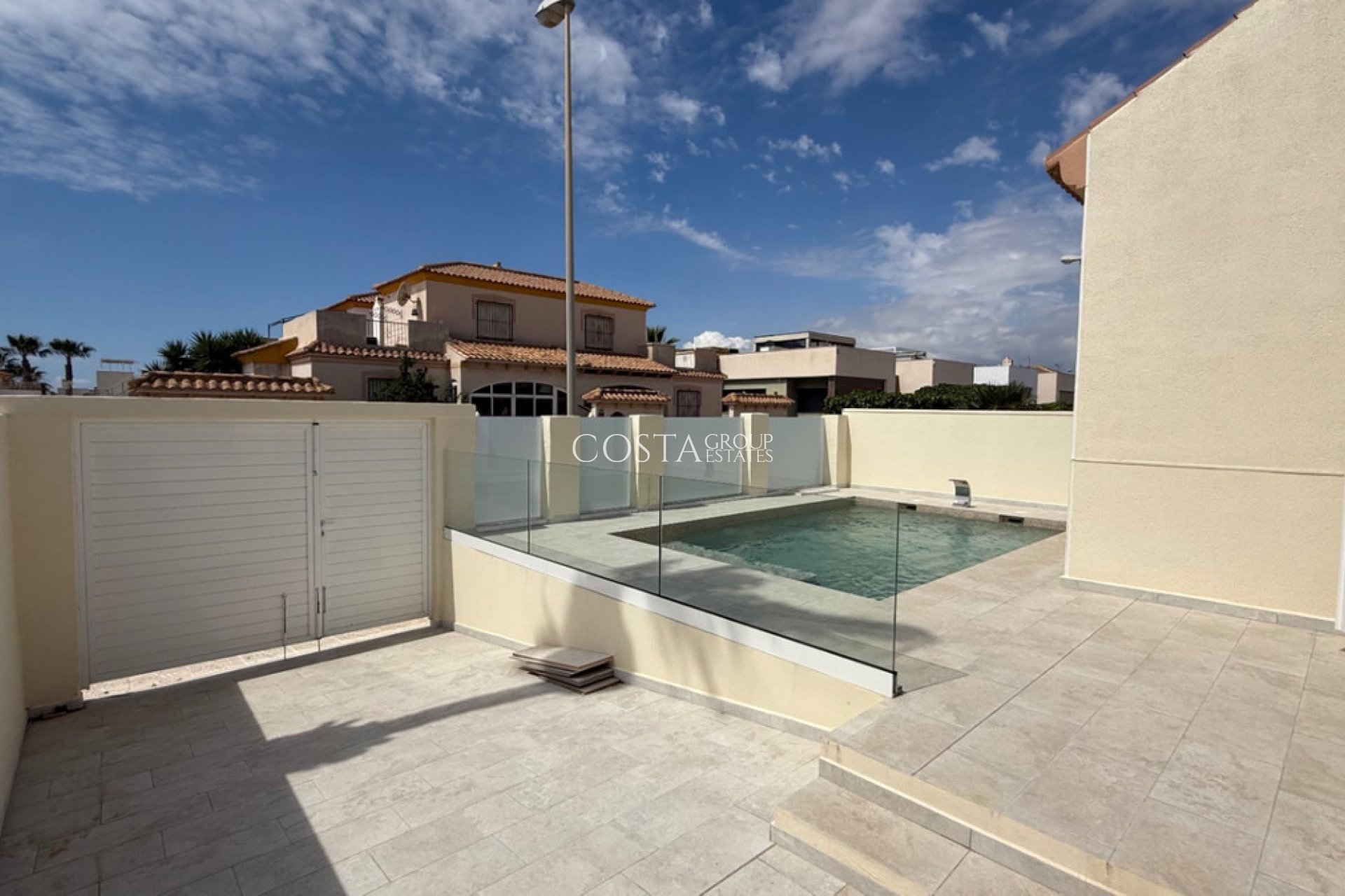 Resale - Villa -
Torrevieja - Torrevieja Centro