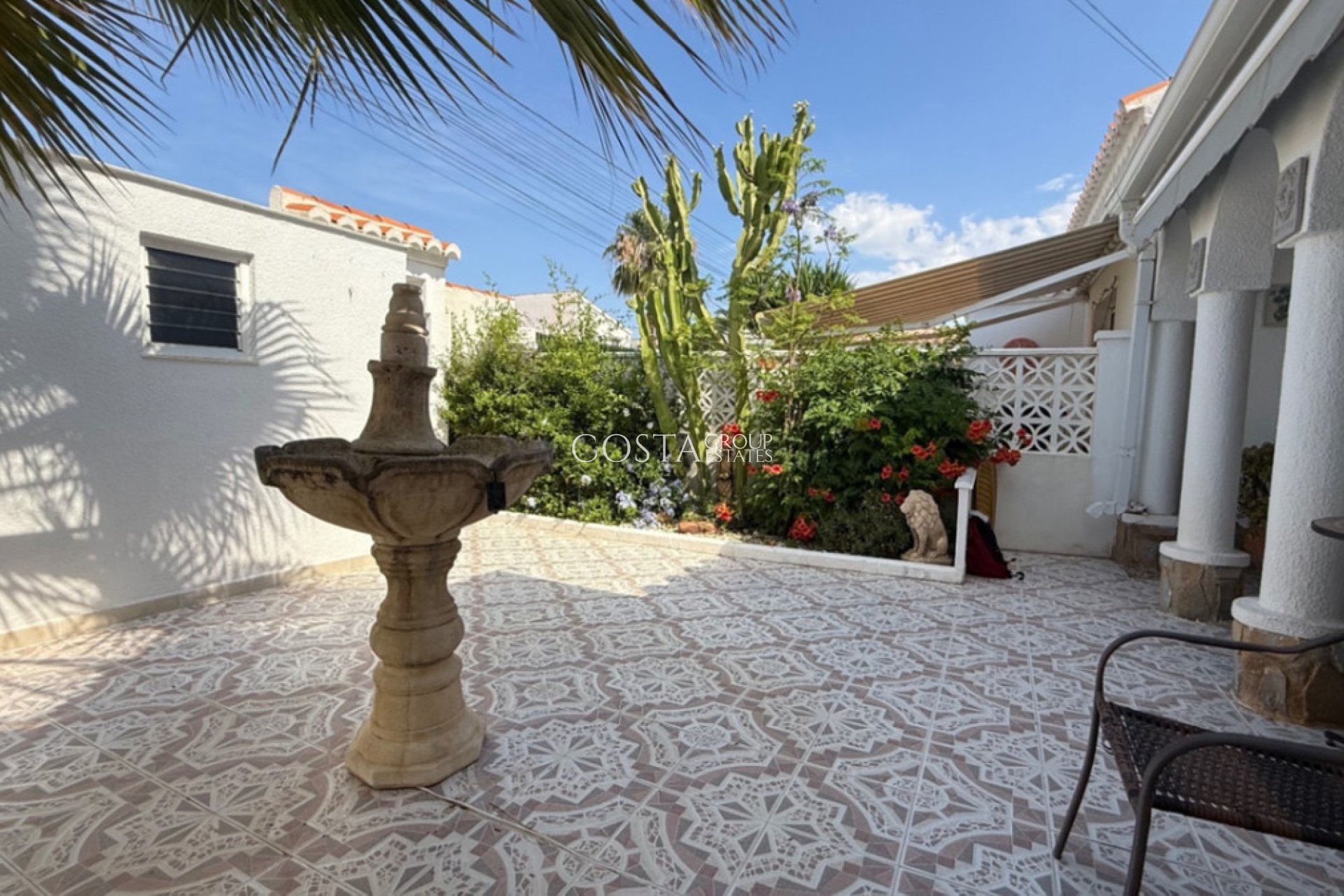 Resale - Villa -
Torrevieja - Torrevieja Centro