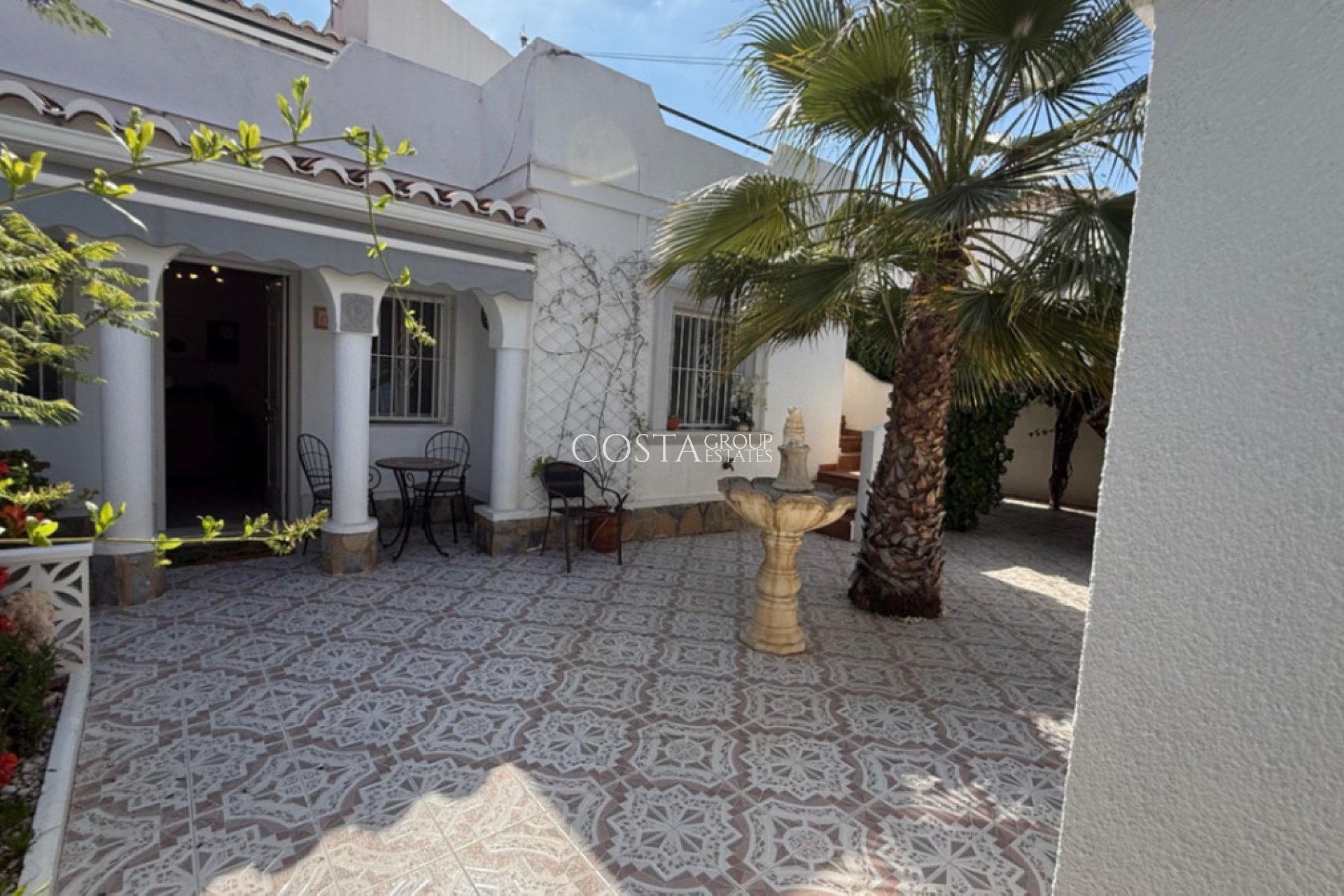 Resale - Villa -
Torrevieja - Torrevieja Centro
