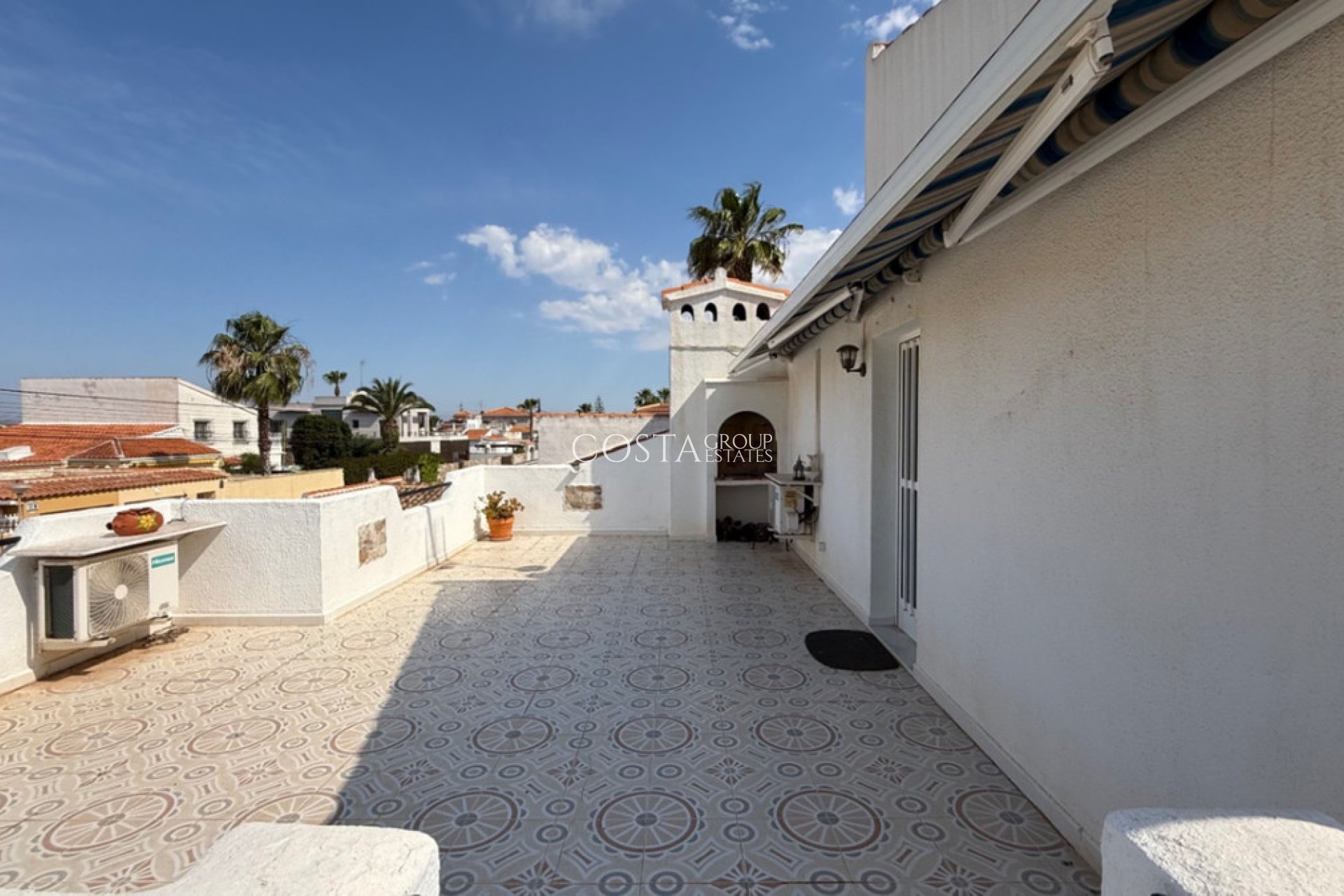 Resale - Villa -
Torrevieja - Torrevieja Centro