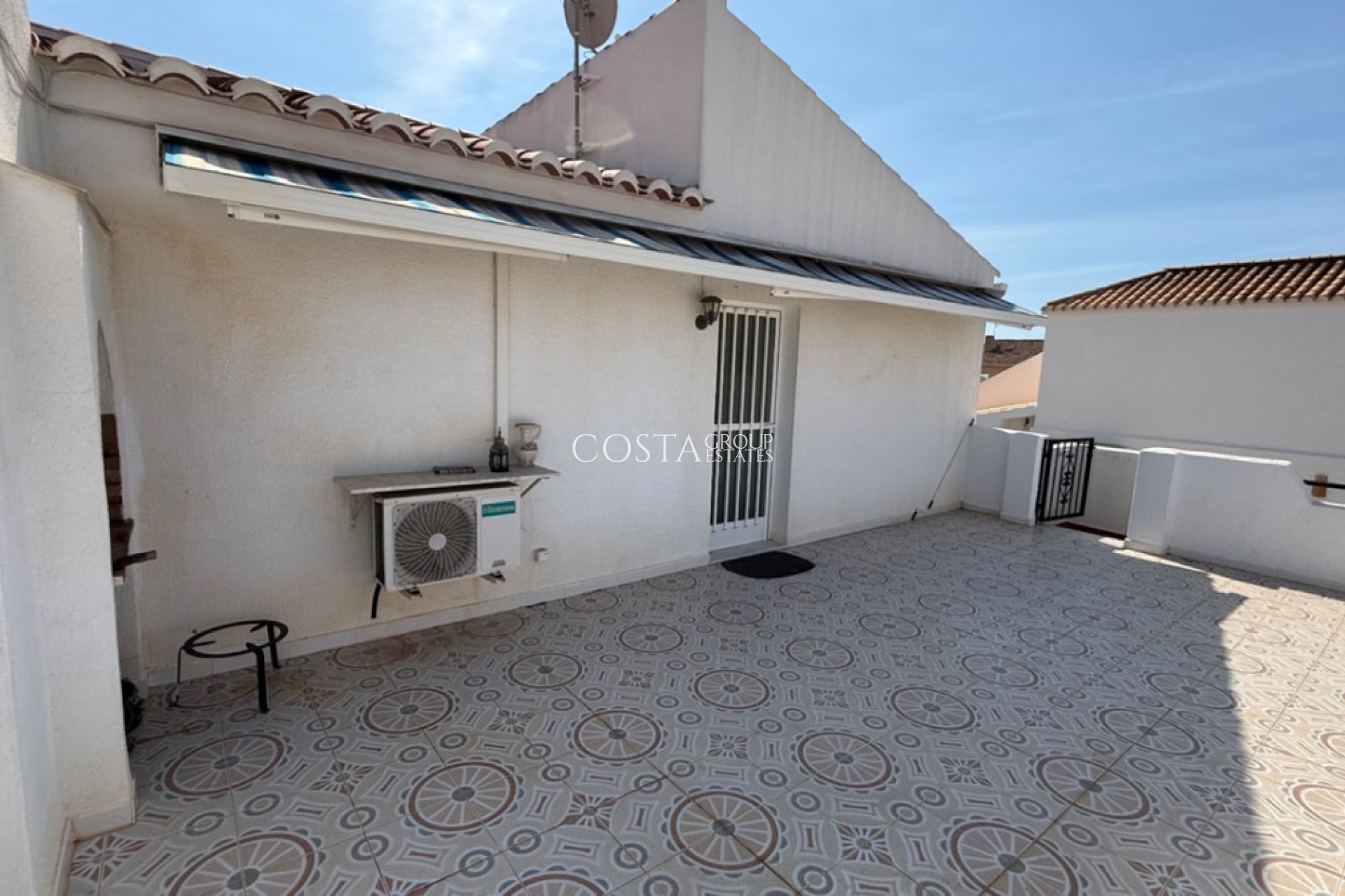 Resale - Villa -
Torrevieja - Torrevieja Centro