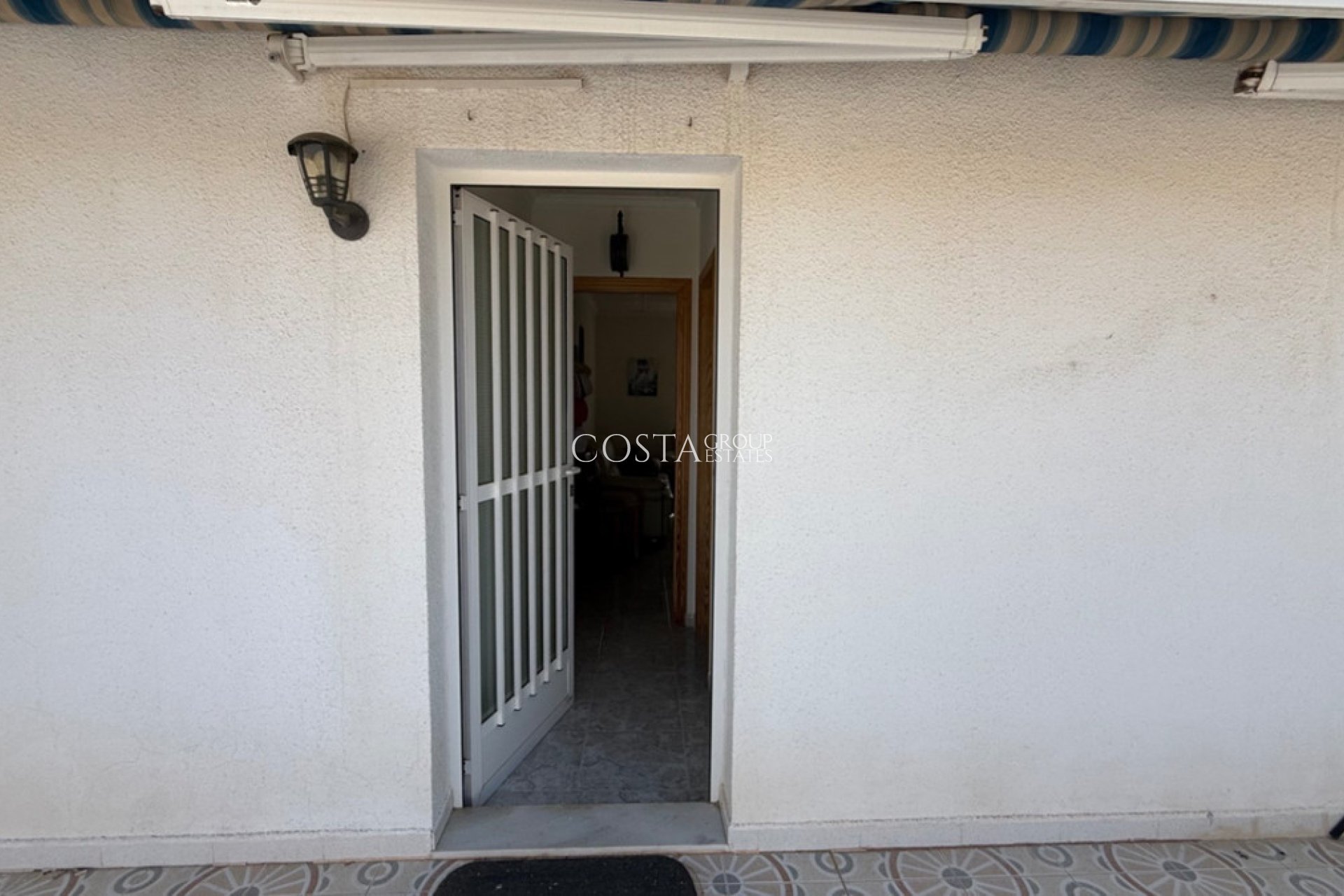 Resale - Villa -
Torrevieja - Torrevieja Centro