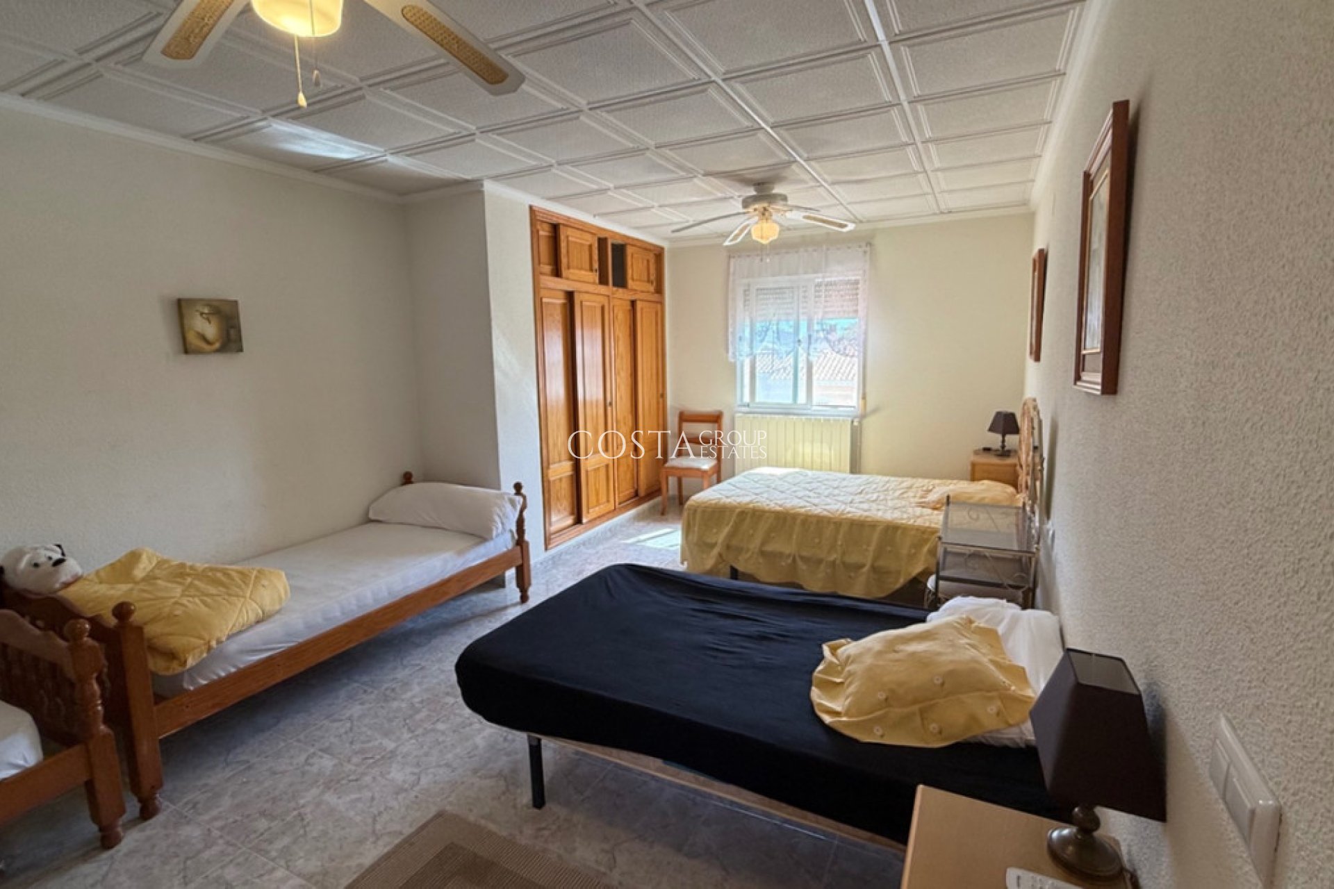 Resale - Villa -
Torrevieja - Torrevieja Centro
