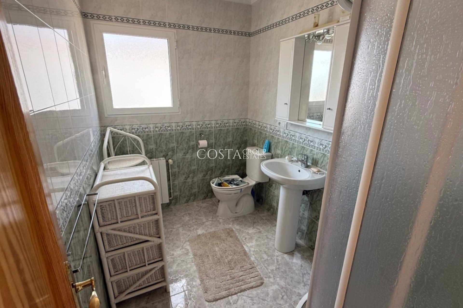 Resale - Villa -
Torrevieja - Torrevieja Centro