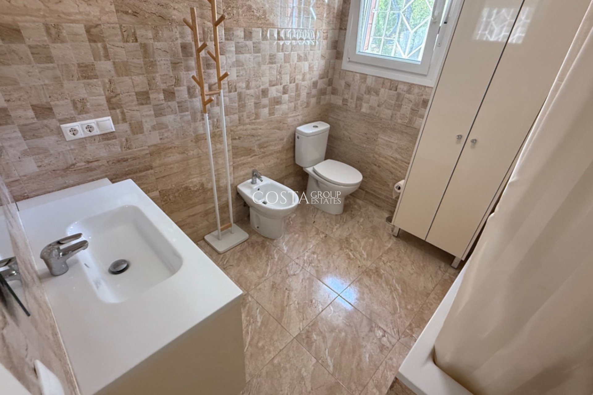 Resale - Villa -
Torrevieja - Torrevieja Centro