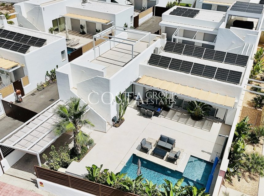 Resale - Villa -
Torrevieja - Torrevieja Centro