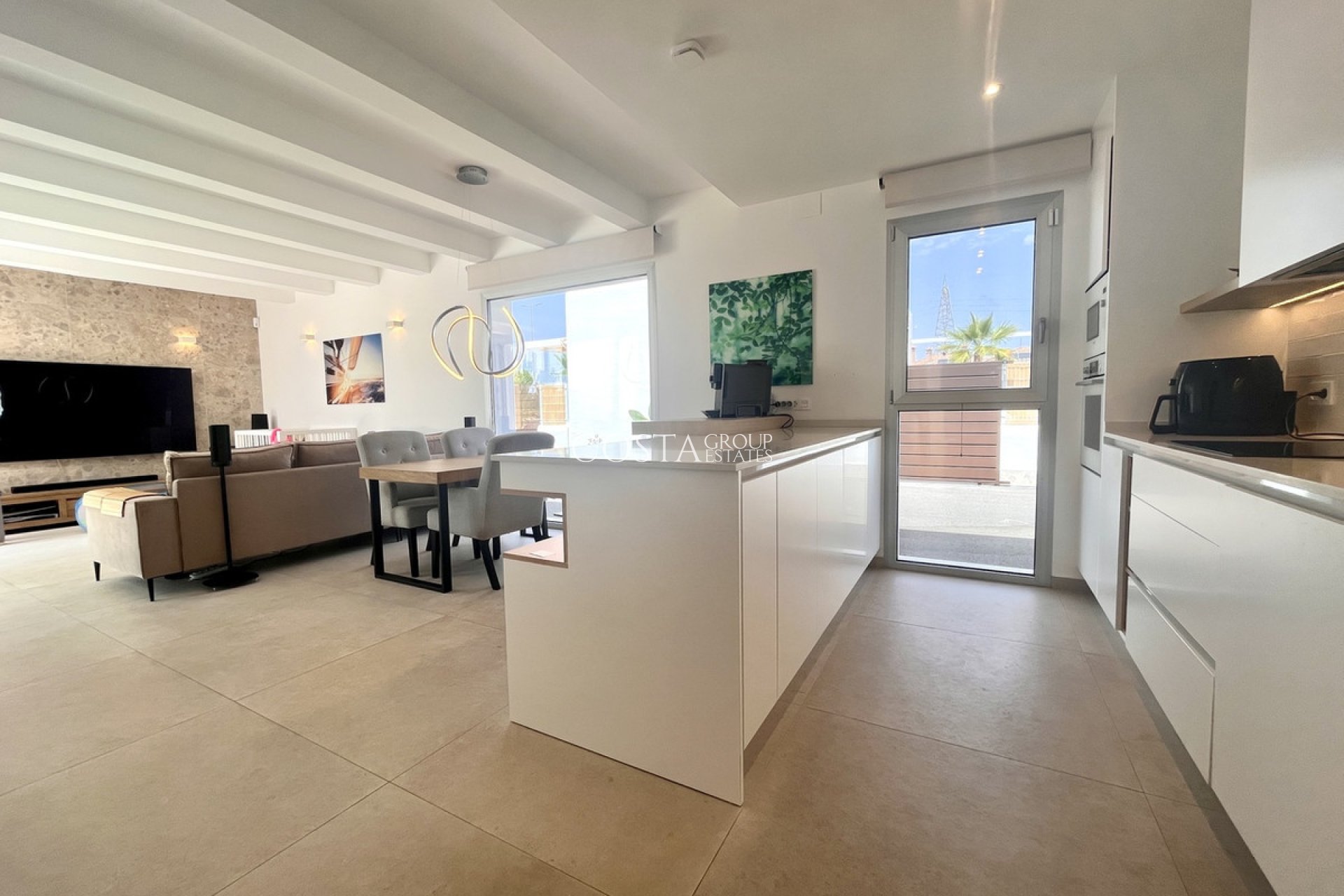 Resale - Villa -
Torrevieja - Torrevieja Centro