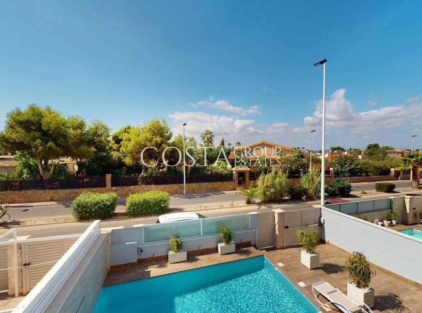 Resale - Villa -
Torrevieja - Torrevieja Centro