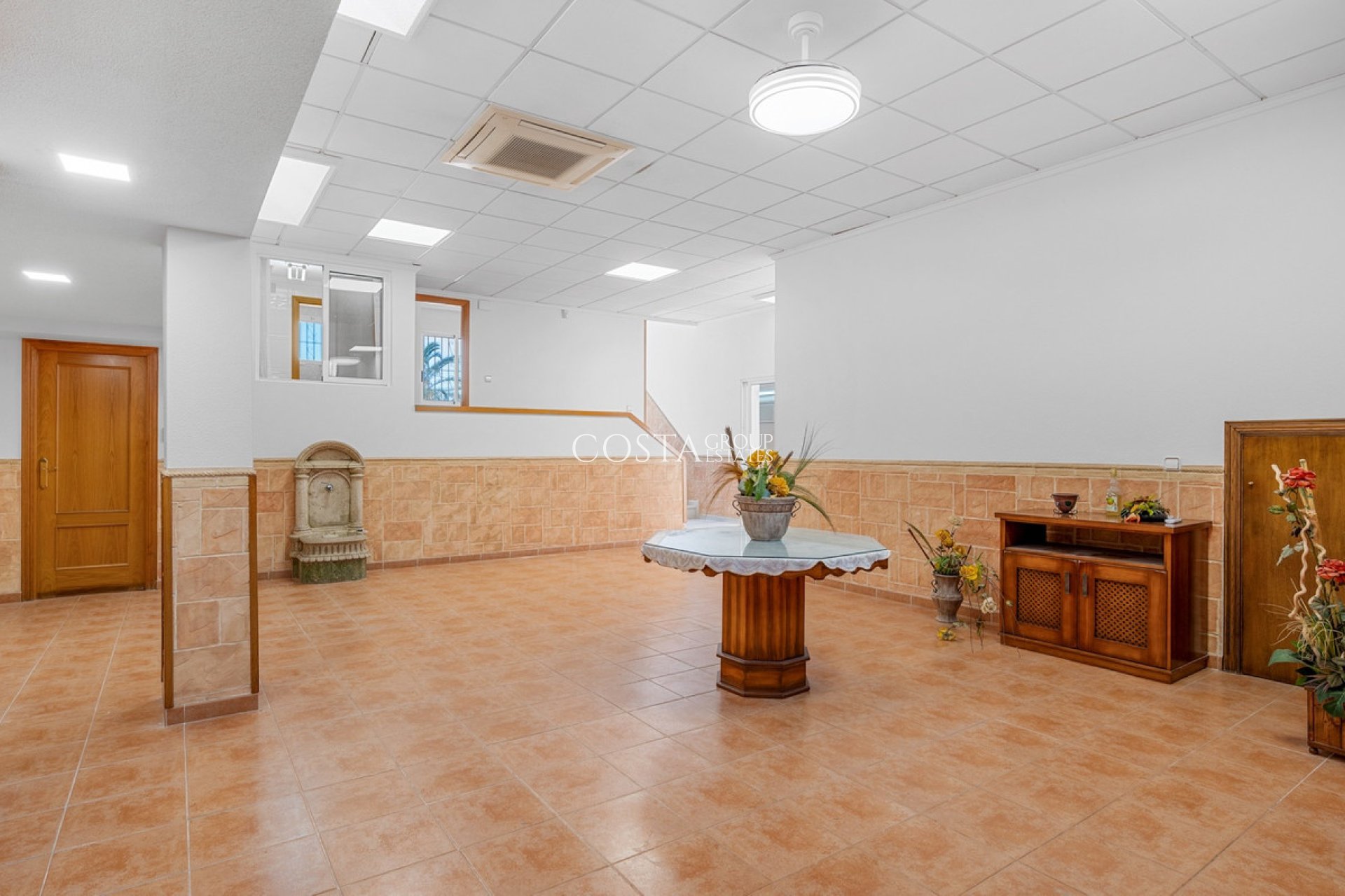Resale - Villa -
Torrevieja - Torrevieja Centro