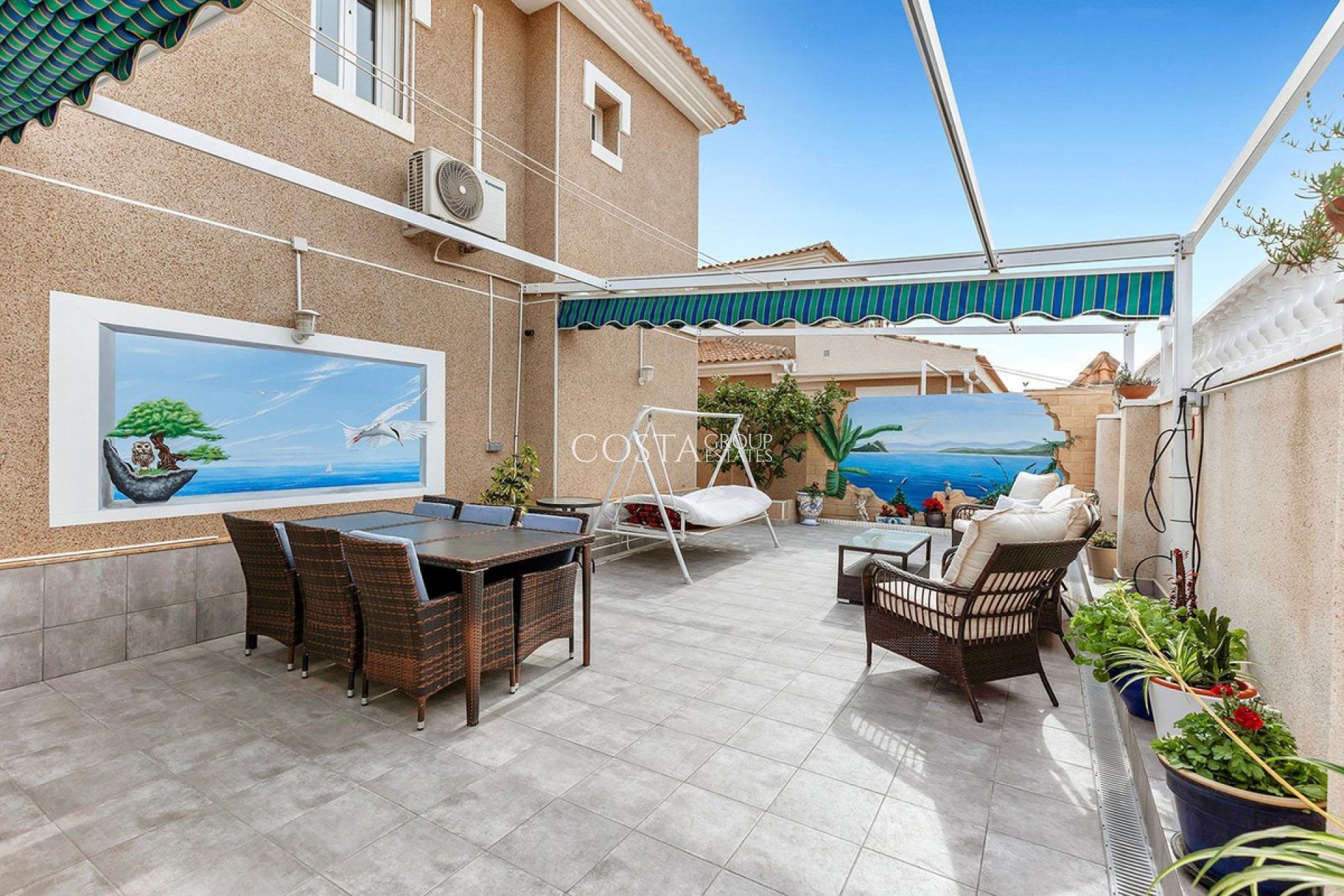 Resale - Villa -
Torrevieja - Torrevieja Centro
