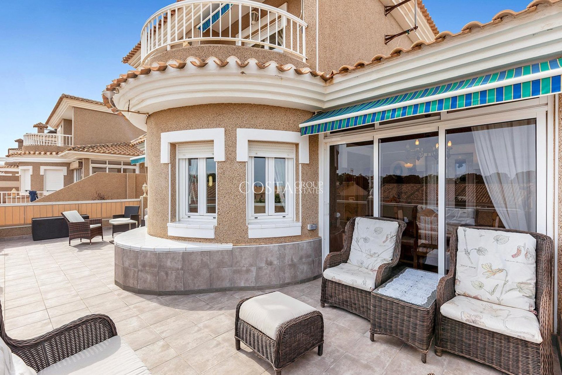 Resale - Villa -
Torrevieja - Torrevieja Centro