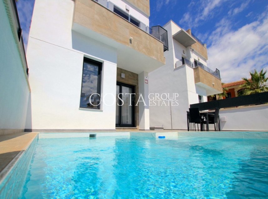 Resale - Villa -
Torrevieja - Torrevieja Centro