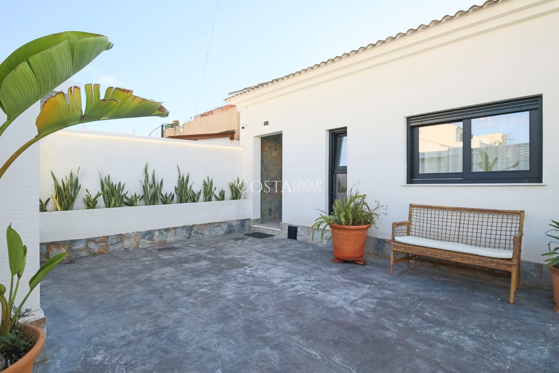 Resale - Villa -
Torrevieja - Torrevieja Centro