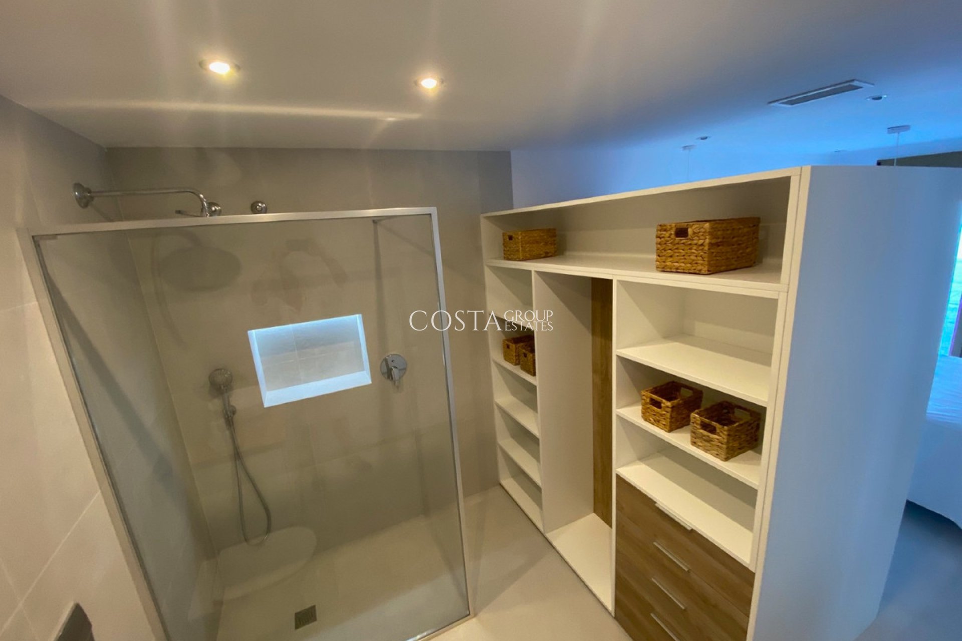 Resale - Villa -
Torrevieja - Torrevieja Centro