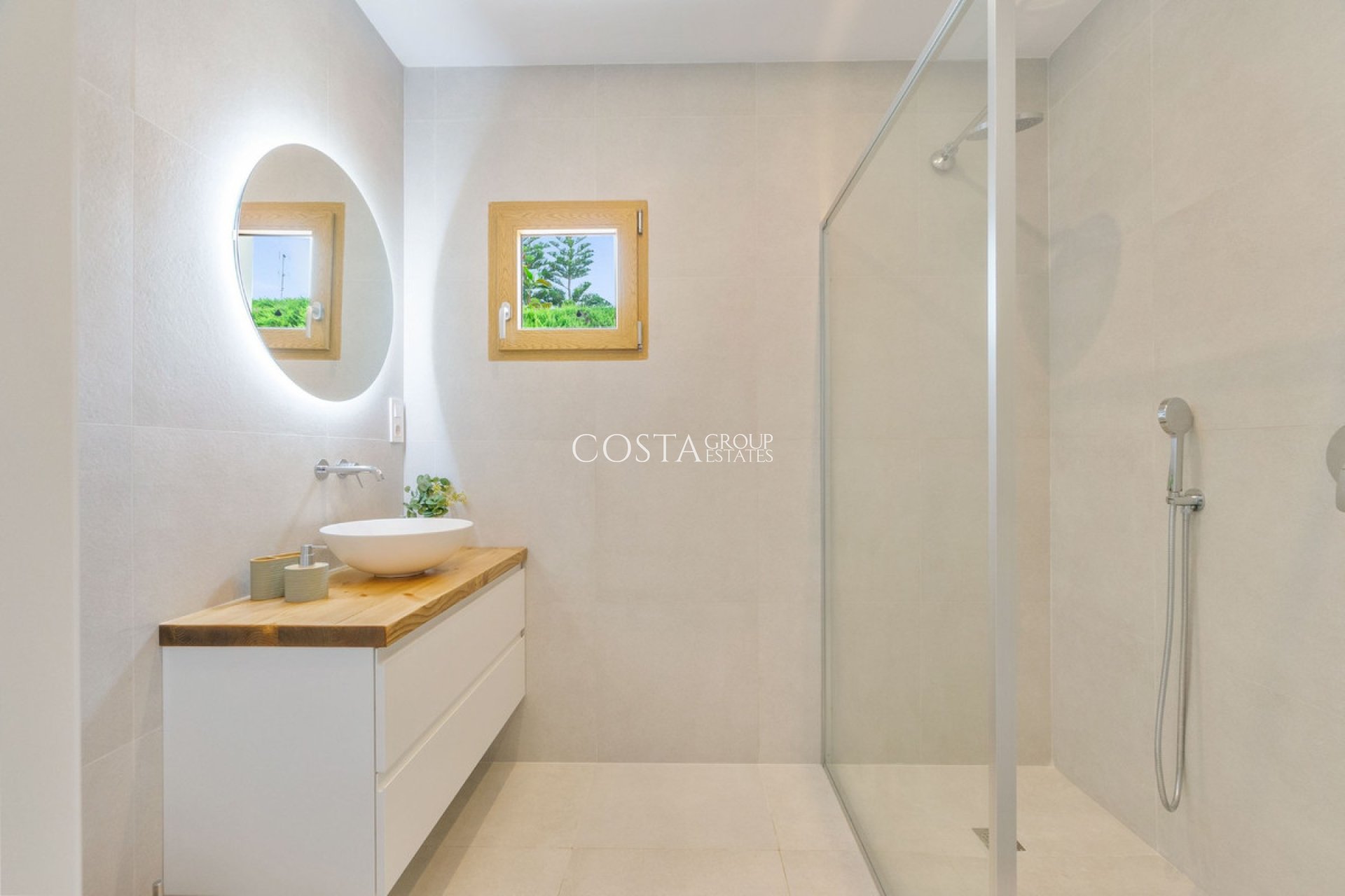 Resale - Villa -
Torrevieja - Torrevieja Centro