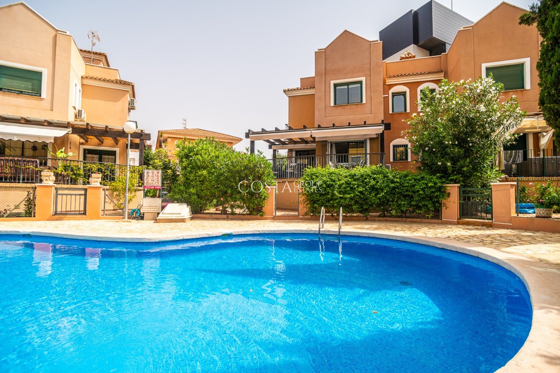Resale - Villa -
Torrevieja - Torrevieja Centro