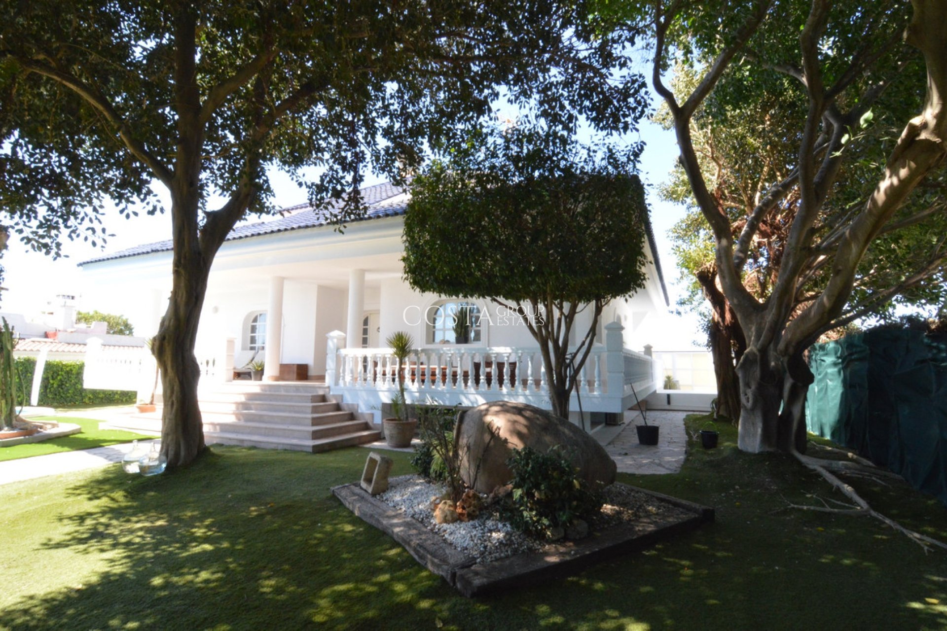 Resale - Villa -
Torrevieja - Torrevieja Centro