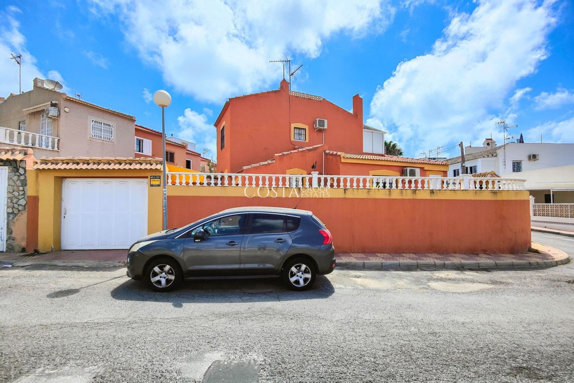 Resale - Villa -
Torrevieja - Torrevieja Centro