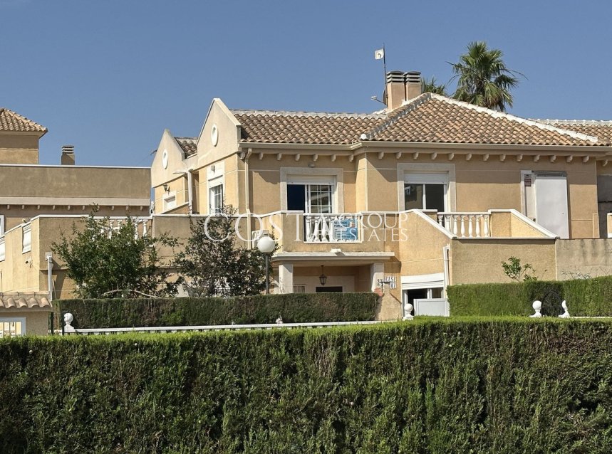 Resale - Villa -
Torrevieja - Torrevieja Centro