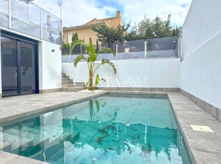 Resale - Villa -
Torrevieja - Torrevieja Centro