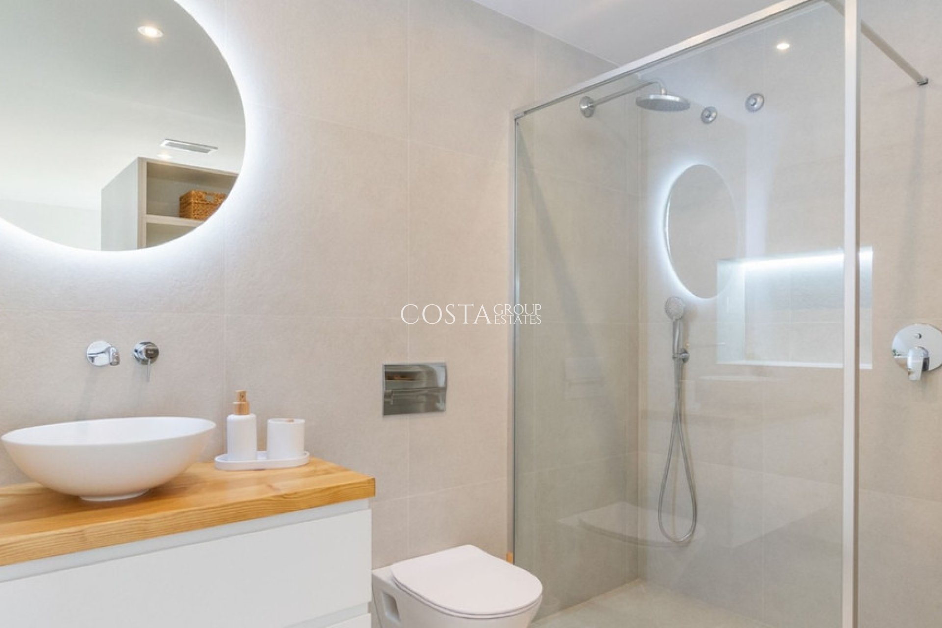 Resale - Villa -
Torrevieja - Torrevieja Centro