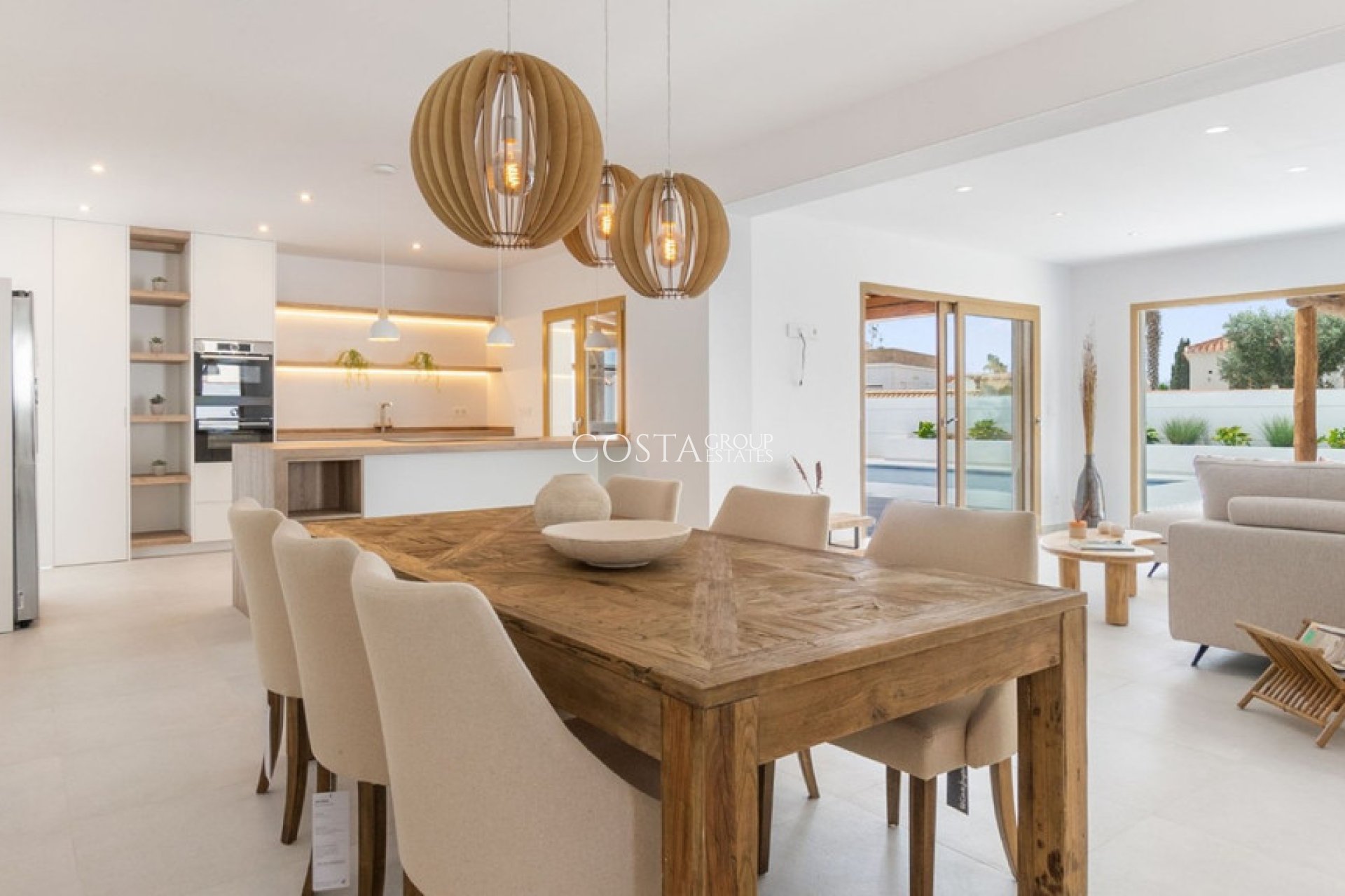 Resale - Villa -
Torrevieja - Torrevieja Centro