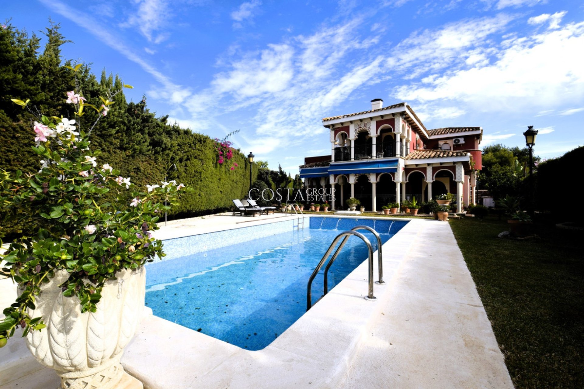 Resale - Villa -
Torrevieja - Torrevieja Centro