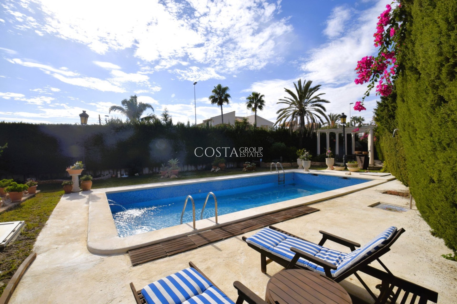 Resale - Villa -
Torrevieja - Torrevieja Centro
