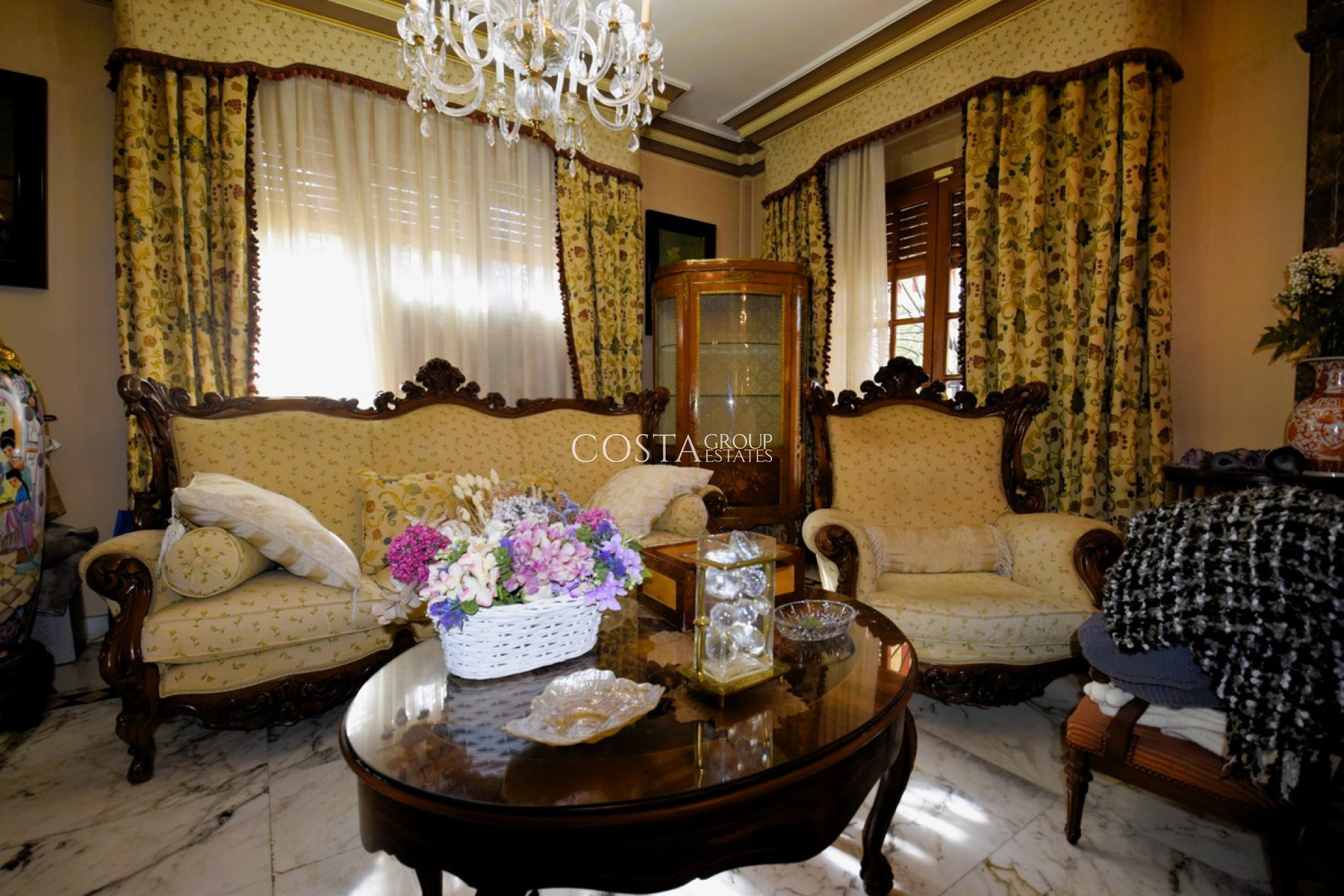 Resale - Villa -
Torrevieja - Torrevieja Centro