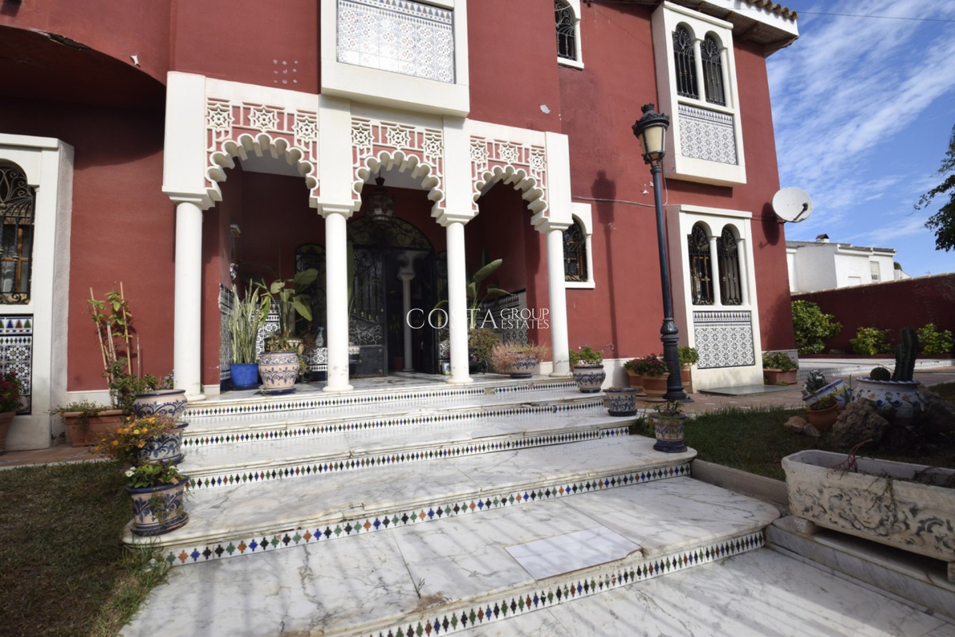 Resale - Villa -
Torrevieja - Torrevieja Centro