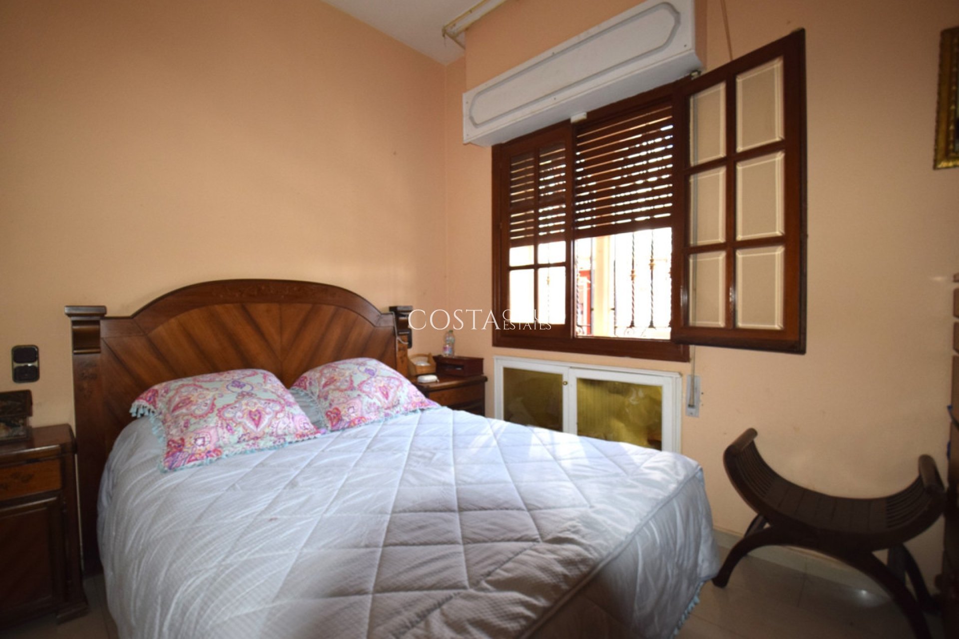 Resale - Villa -
Torrevieja - Torrevieja Centro